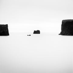 Black Rocks, Islanda, fotografia minimalista, mono, paesaggio marino, edizione limitata