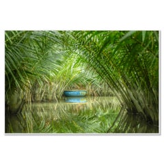 Bateau en noix de coco bleu, paysage aquatique, voie navigable en palmier nipa, Vietnam - photographie couleur