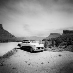 Buick 60 Century Convertible, Desierto, EE.UU., fotografía de paisaje en blanco y negro