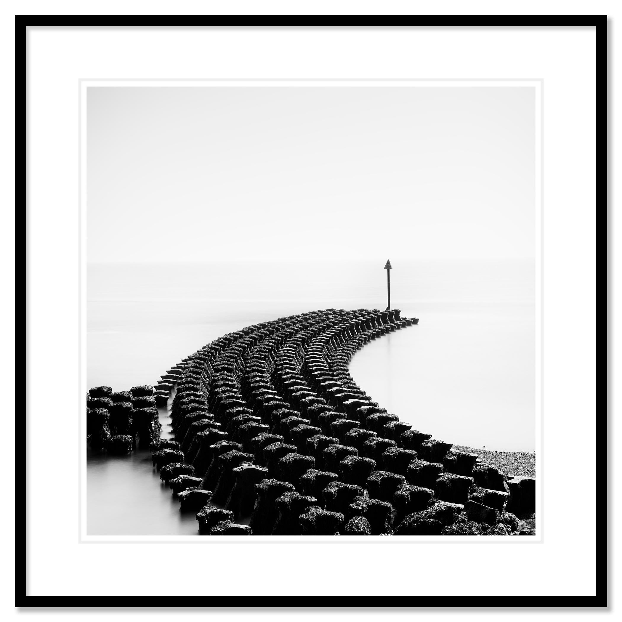Cobbolds Point, Groyne, Inghilterra, fotografia minimalista limitata di paesaggi marini in vendita 1