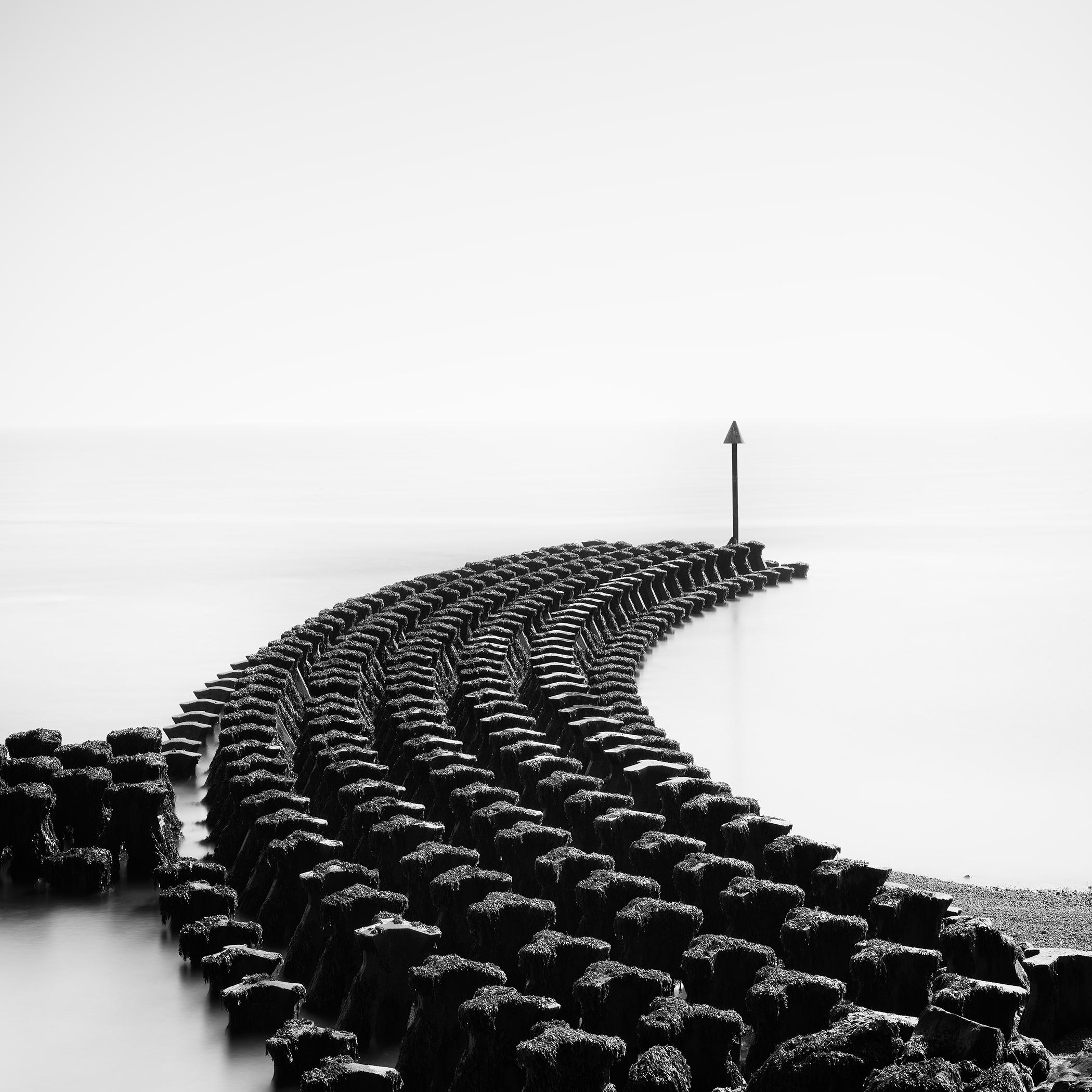 Landscape Photograph di Gerald Berghammer - Cobbolds Point, Groyne, Inghilterra, fotografia minimalista limitata di paesaggi marini