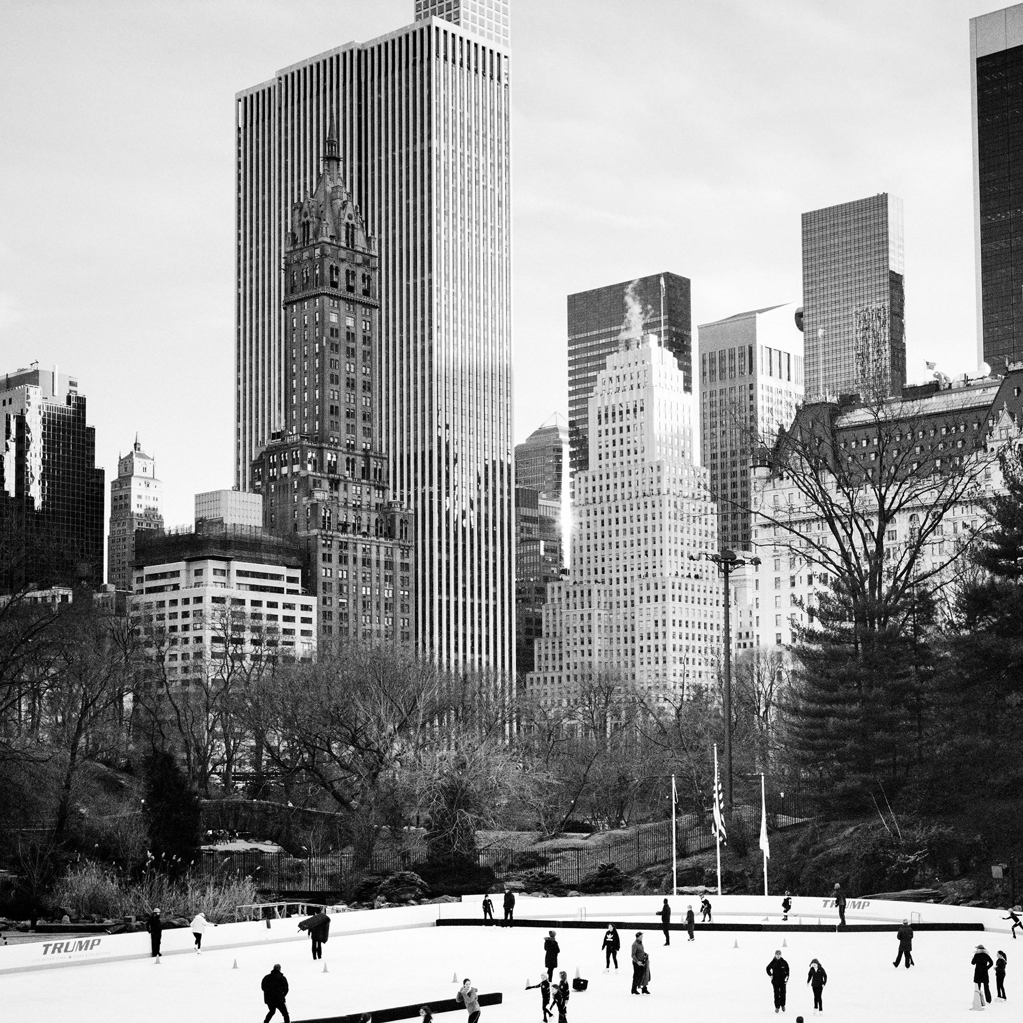 Whiting on Ice, gratte-ciel, New York, USA, photographie noir et blanc paysage en vente 7