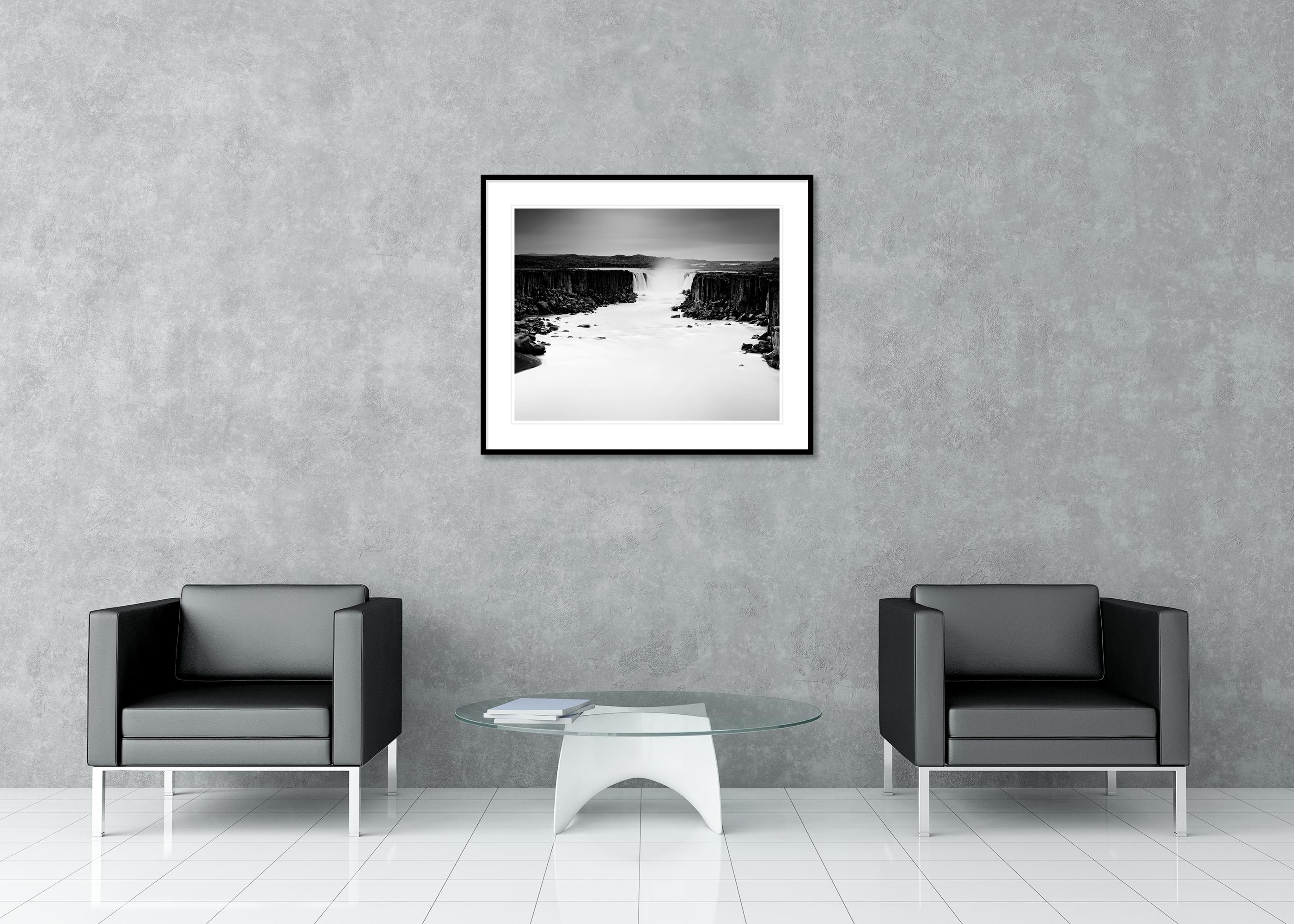 Dettifoss, cascata, Islanda, fotografia monocromatica, paesaggio acquatico in edizione limitata in vendita 2