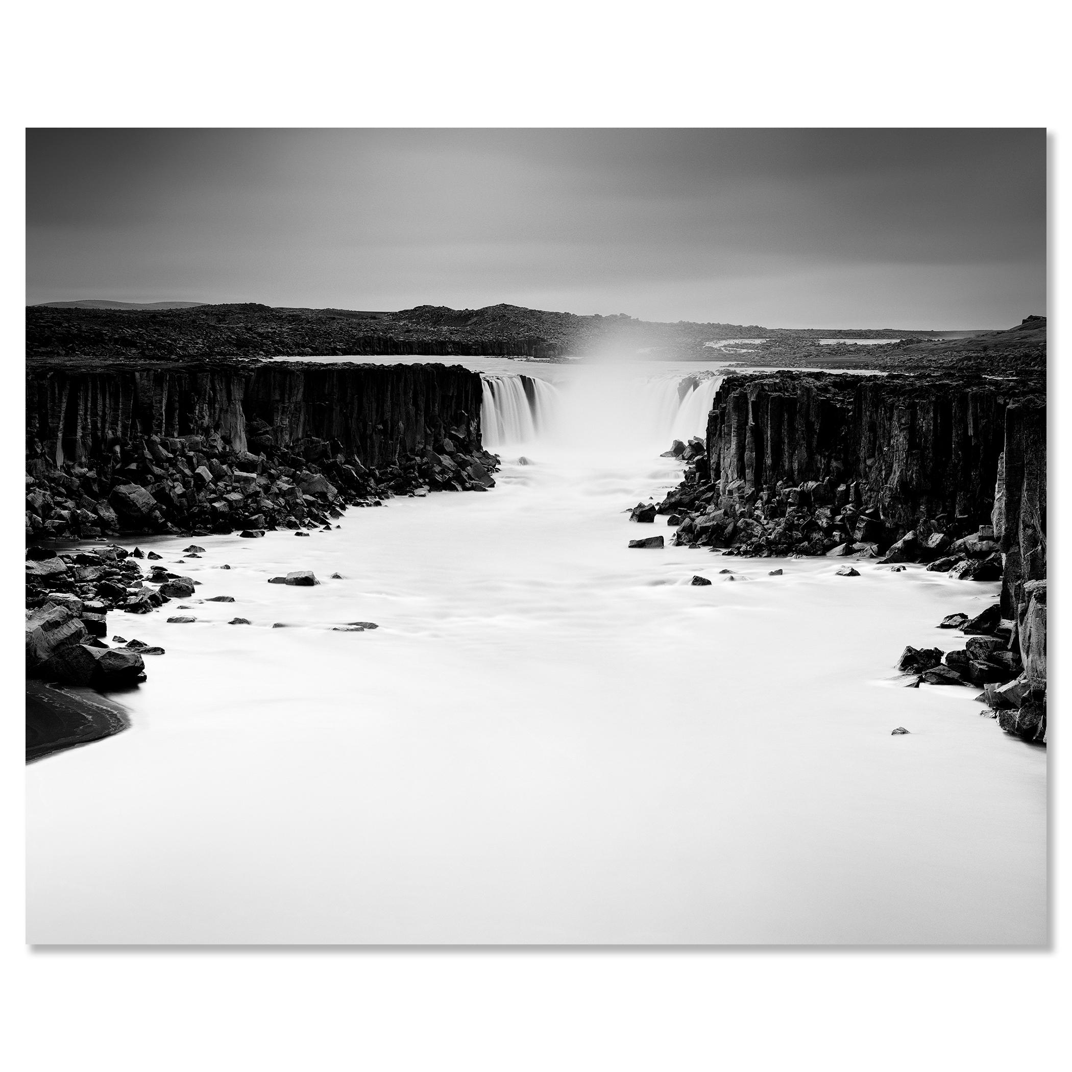 Dettifoss, cascata, Islanda, fotografia monocromatica, paesaggio acquatico in edizione limitata in vendita 3