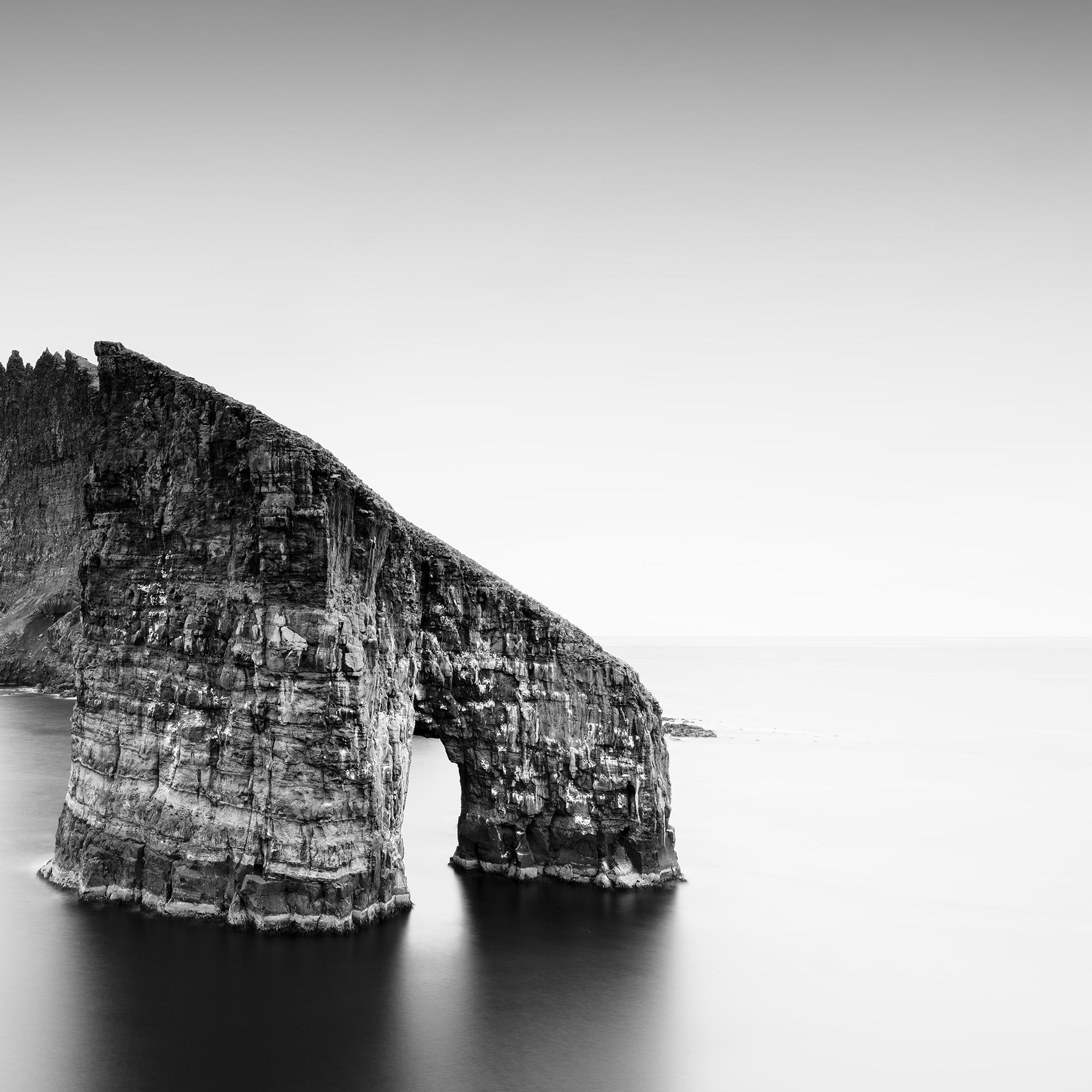 Arco marino di Drangarnir Panorama delle Isole Faroe in vendita 6