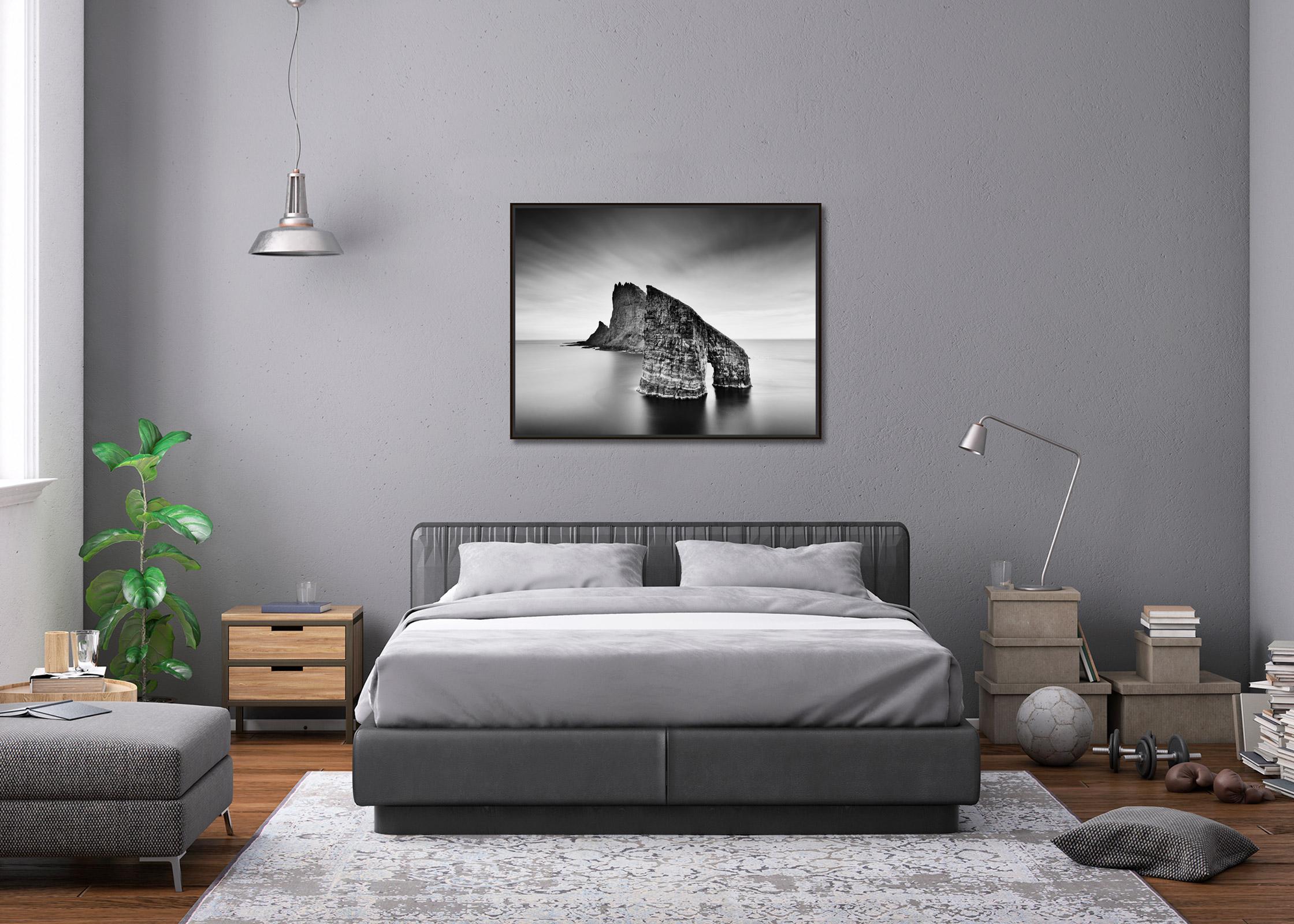 Drangarnir, Seebogen, Stapel, b&w große Fotograpie, Meereslandschaft, limitierte Auflage im Angebot 1