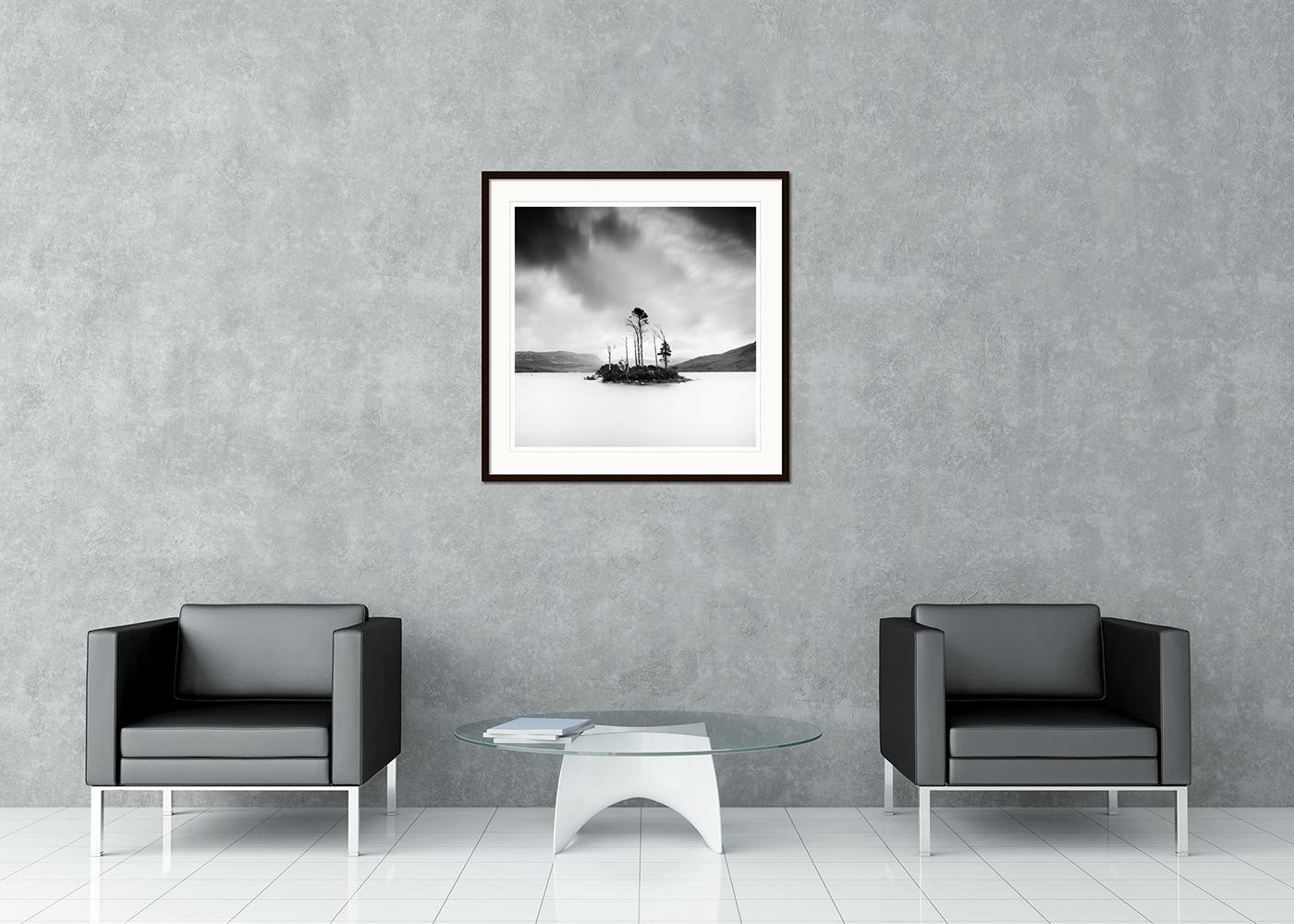 Drowned Island, Schottland, Schwarz-Weiß-Fotografie, Aquarell in limitierter Auflage im Angebot 1