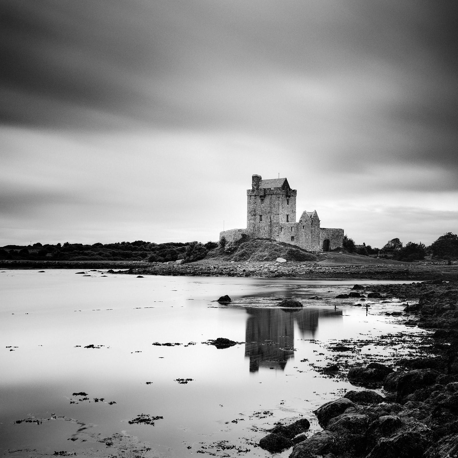 Château de Dunguaire, Irlande, noir et blanc, longue exposition, photographie de paysage