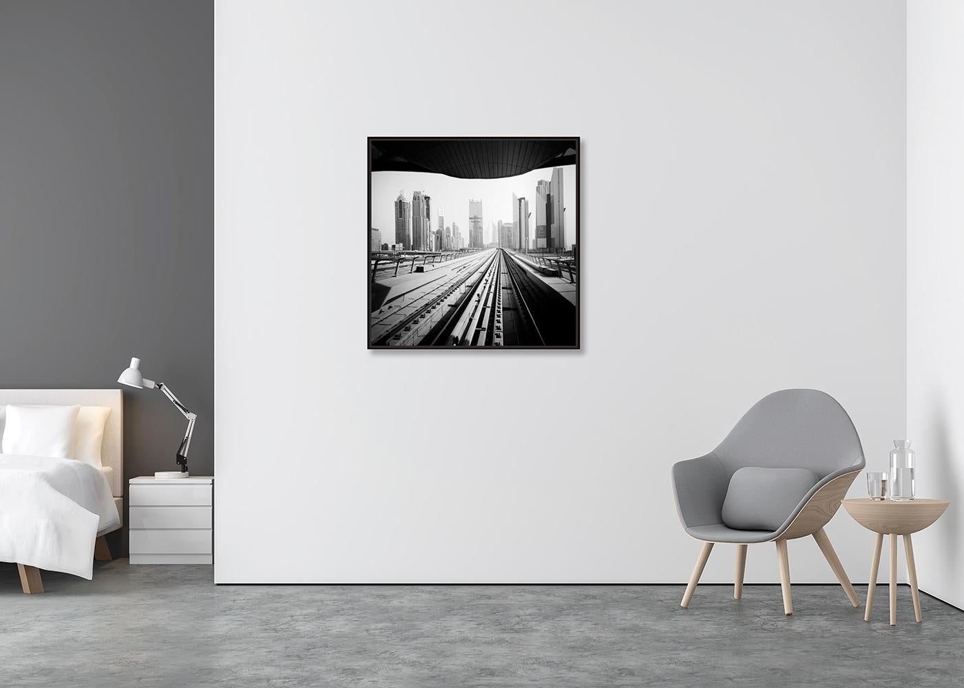 Dusit Thani, Mega City, Wolkenkratzer, Schwarz-Weiß-Fotografie, limitierte Auflage (Zeitgenössisch), Photograph, von Gerald Berghammer