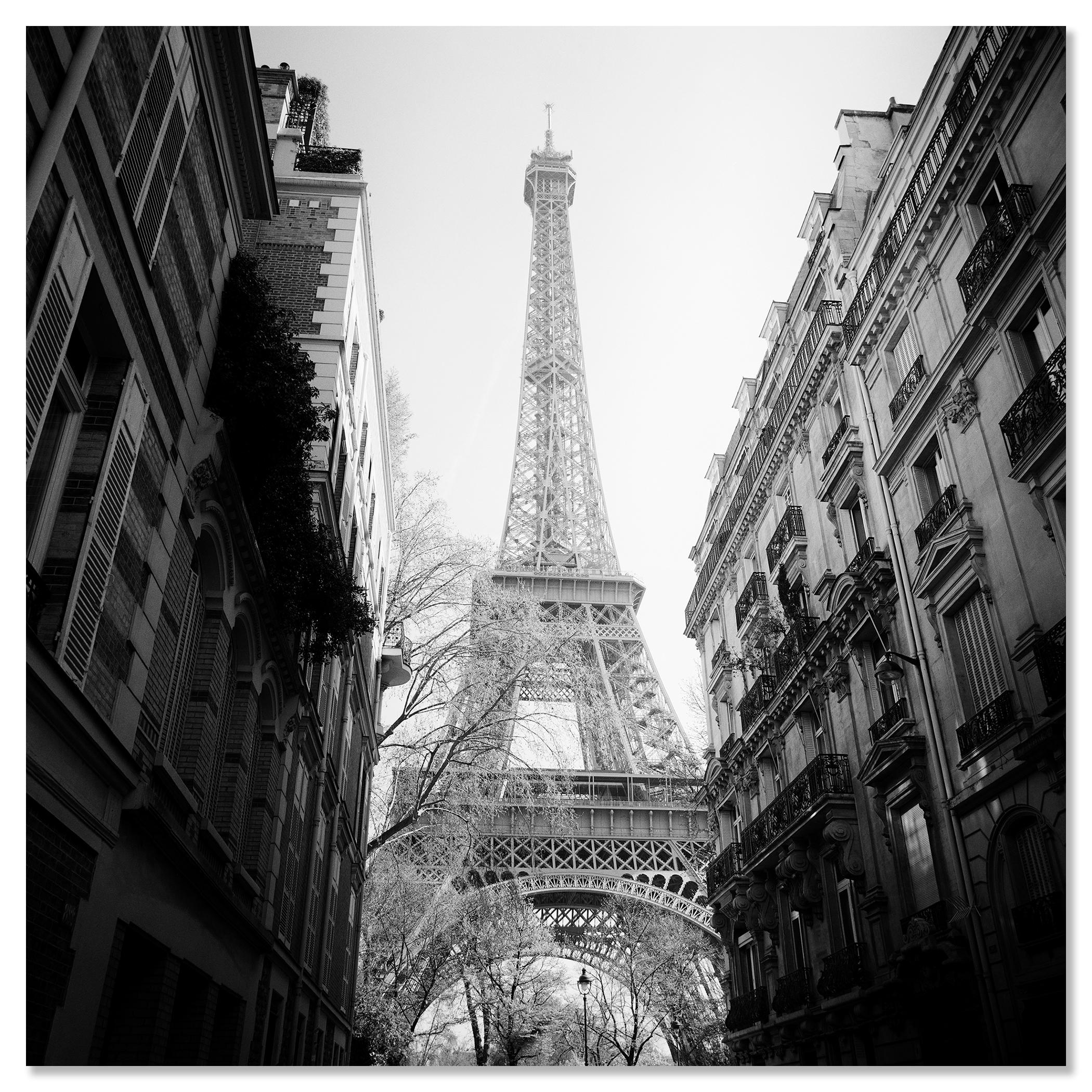 Tour Eiffel, détail d'architecture, Paris, photographie noir et blanc, paysage urbain en vente 3