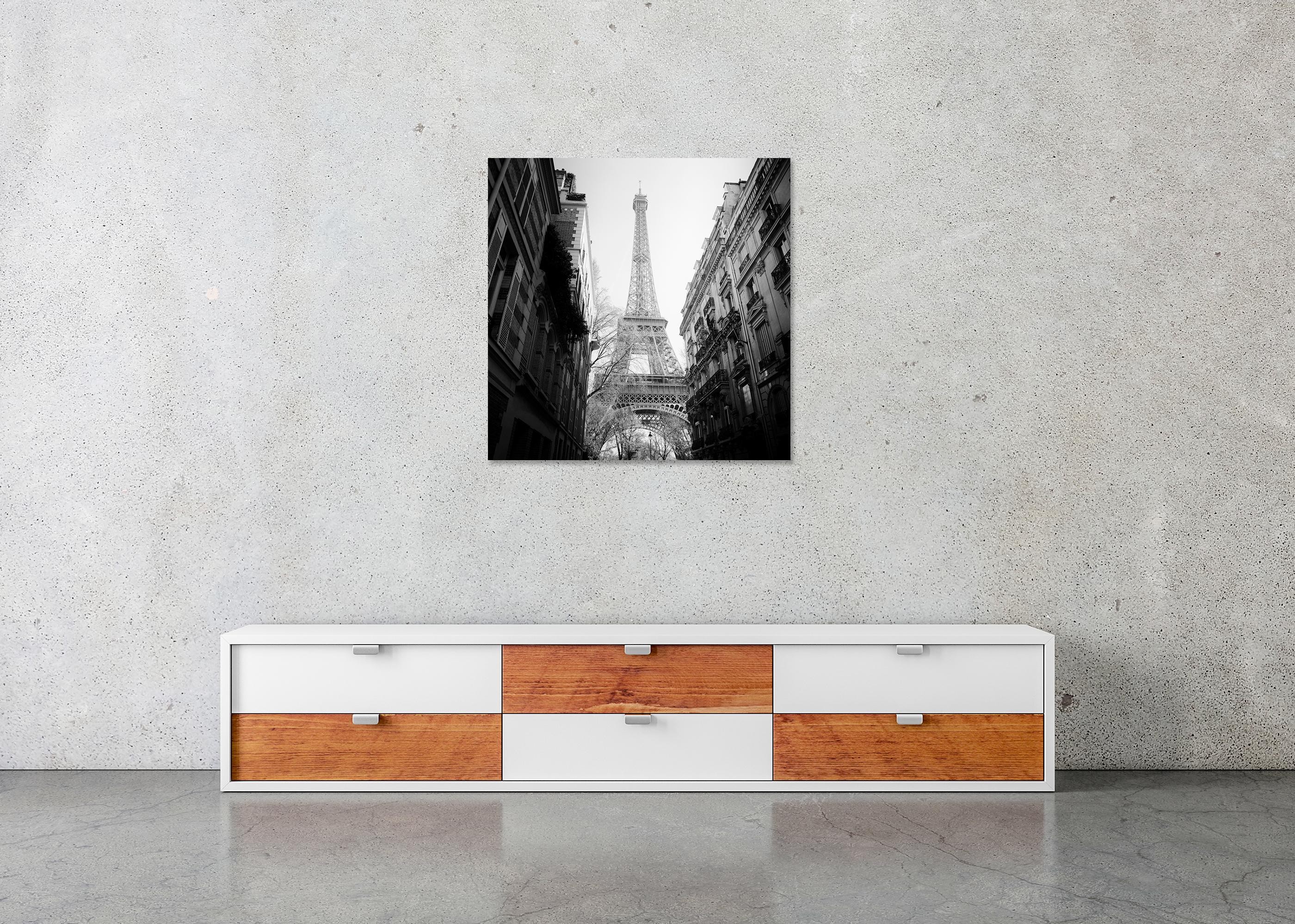 Tour Eiffel, détail d'architecture, Paris, photographie noir et blanc, paysage urbain en vente 4