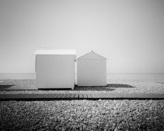 Esplanade, Capanne sulla spiaggia, fotografia monocromatica, stampa paesaggistica in edizione limitata