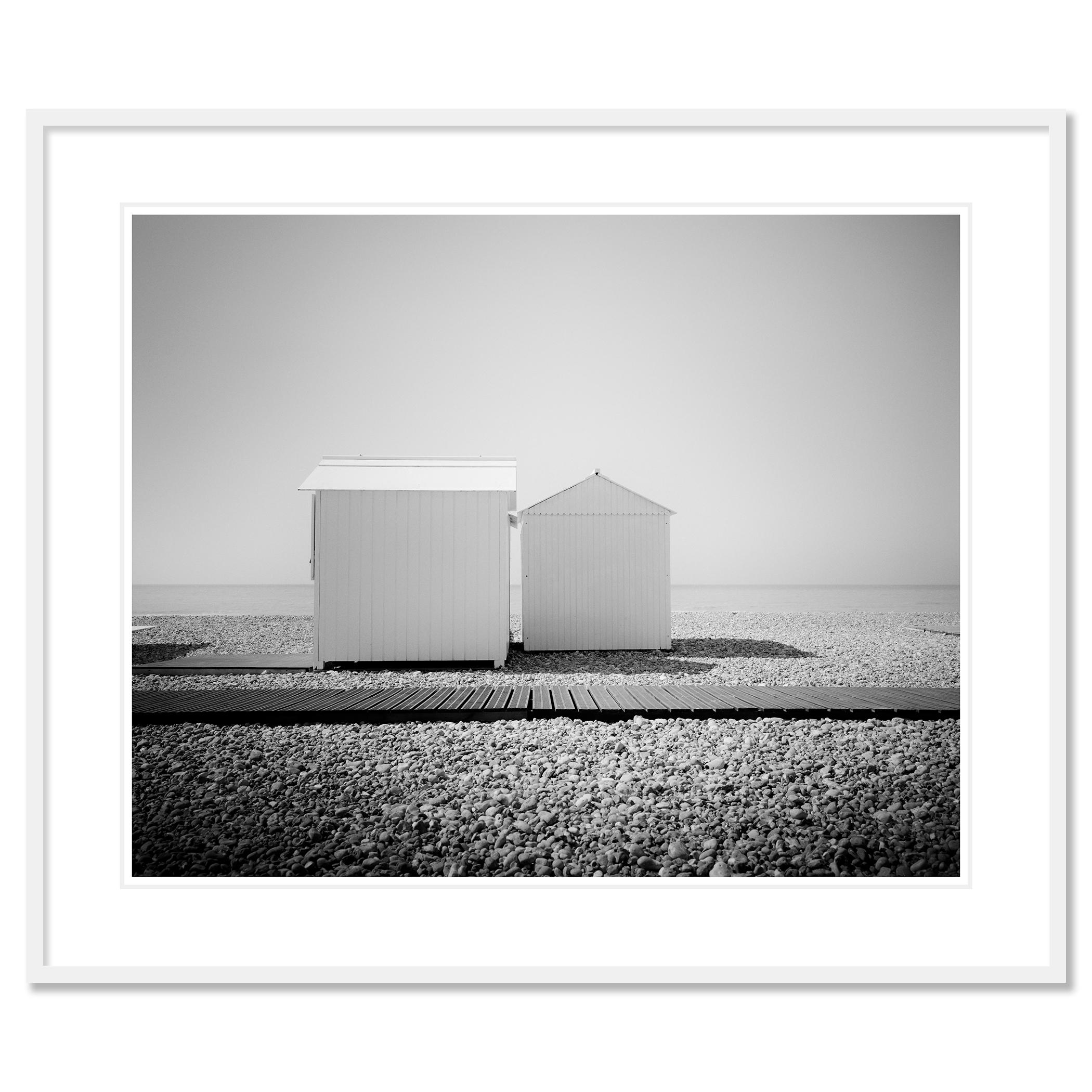 Esplanade, Capanne sulla spiaggia, fotografia monocromatica, stampa paesaggistica in edizione limitata in vendita 1