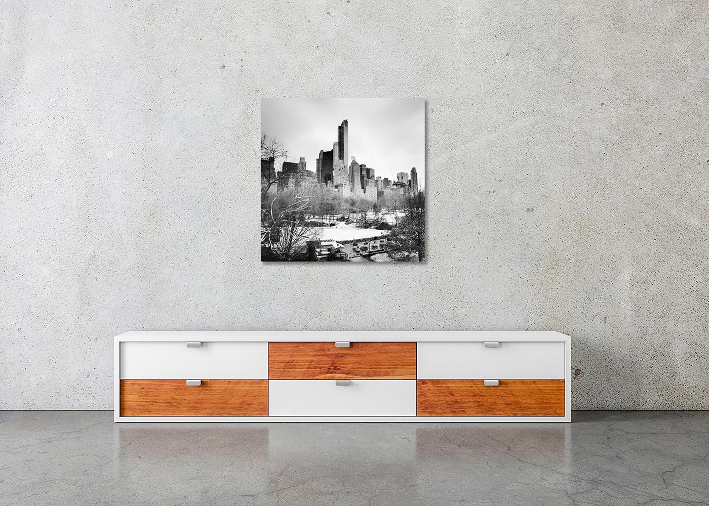 Essex House, Central Park, Nueva York, fotografía monocroma, edición limitada en venta 2