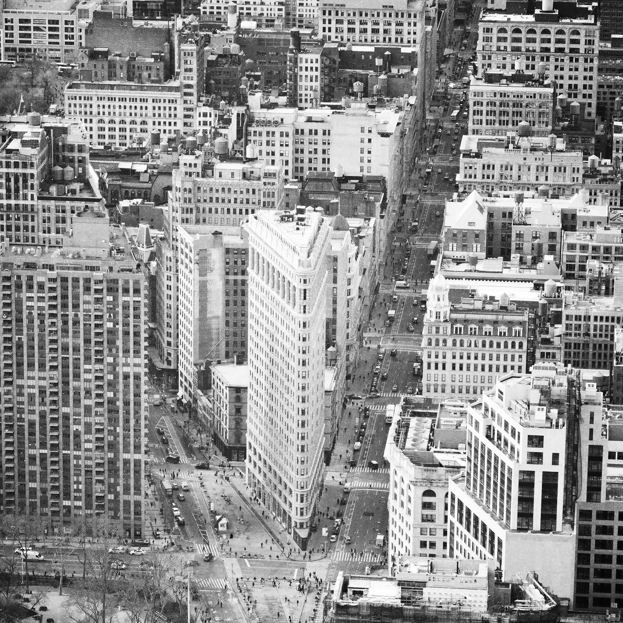 La Cinquième Avenue, Broadway, Flatiron Building, photographie en balck et blanc, limitée en vente 5