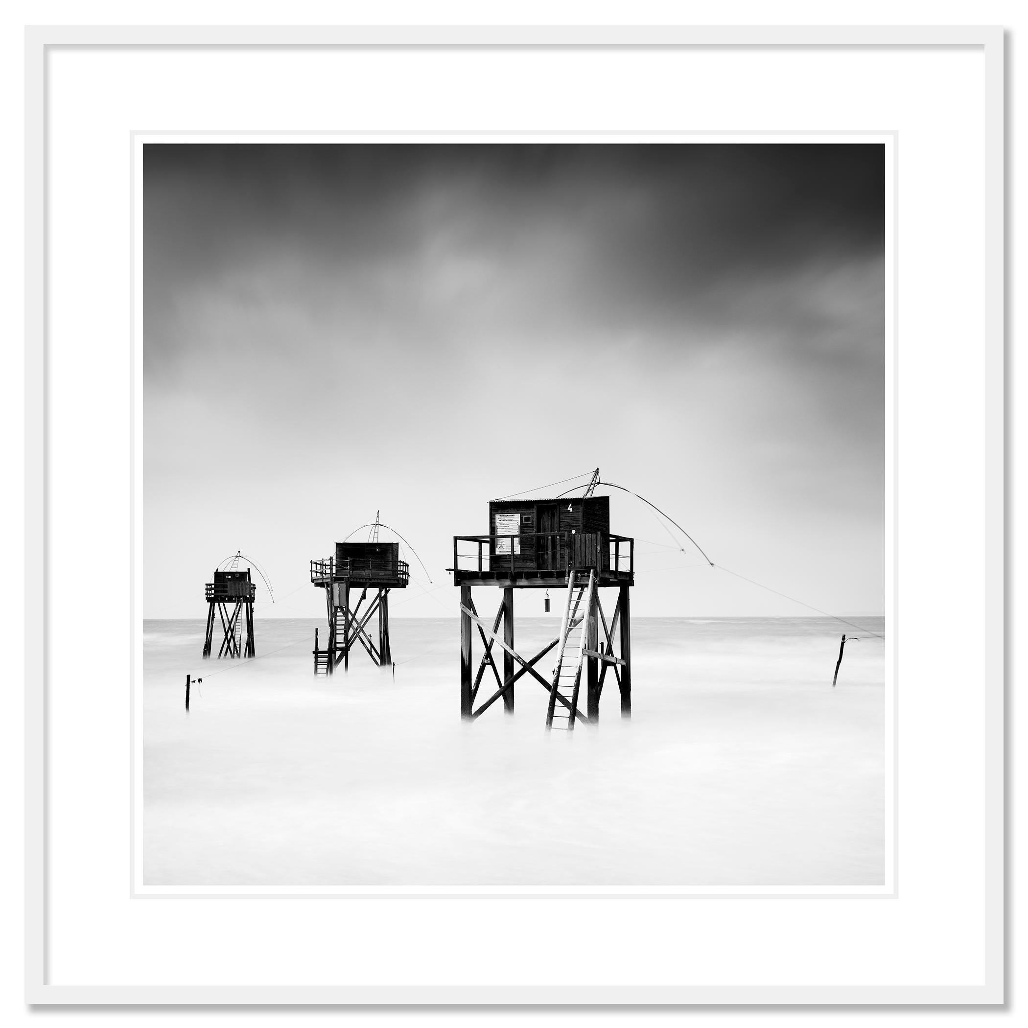 Fishing Hut, Atlanic Beach, monochrome Fotografie, Landschaft in limitierter Auflage im Angebot 1