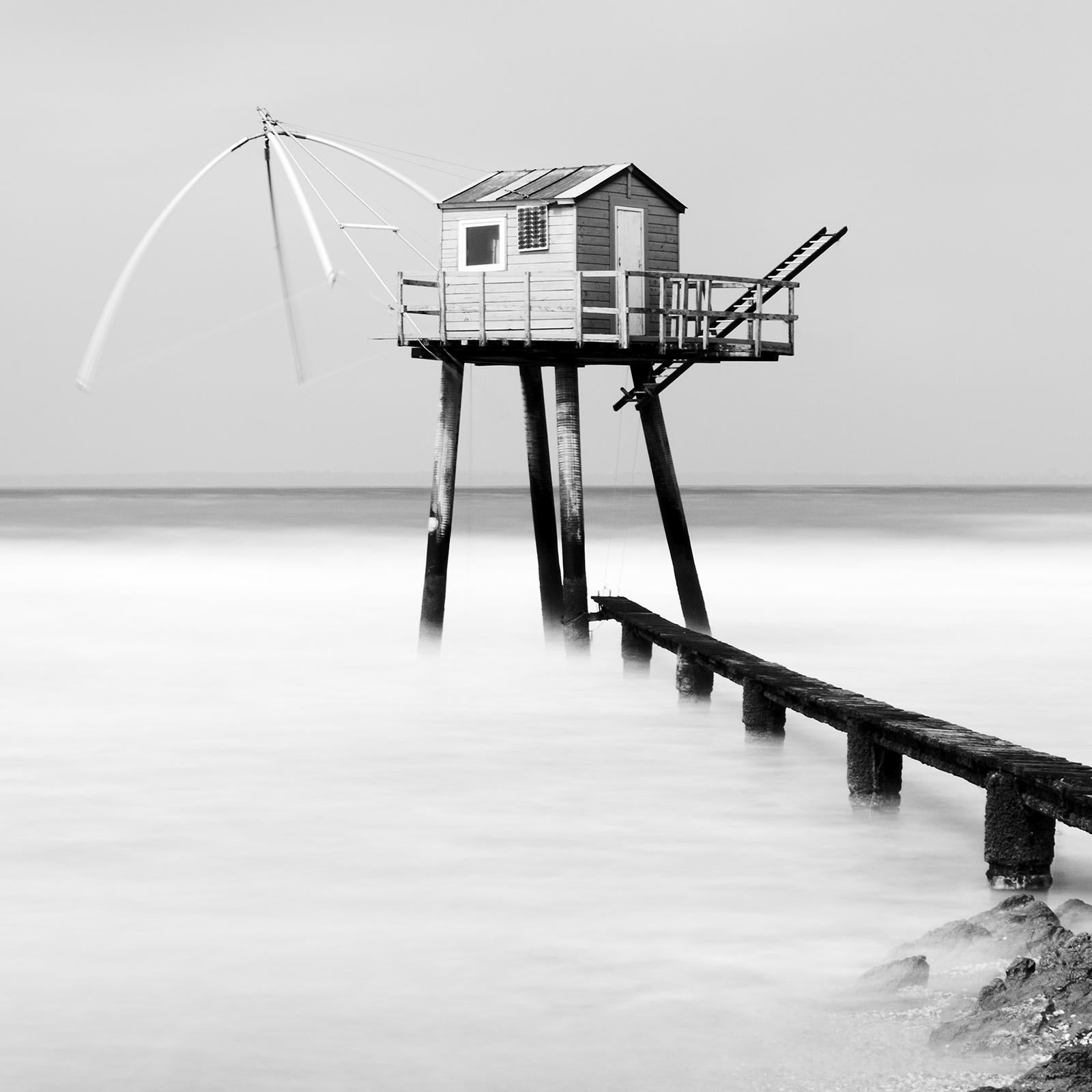 Whiting Hut on Stilts, fotografia di paesaggio in bianco e nero, edizione limitata in vendita 5