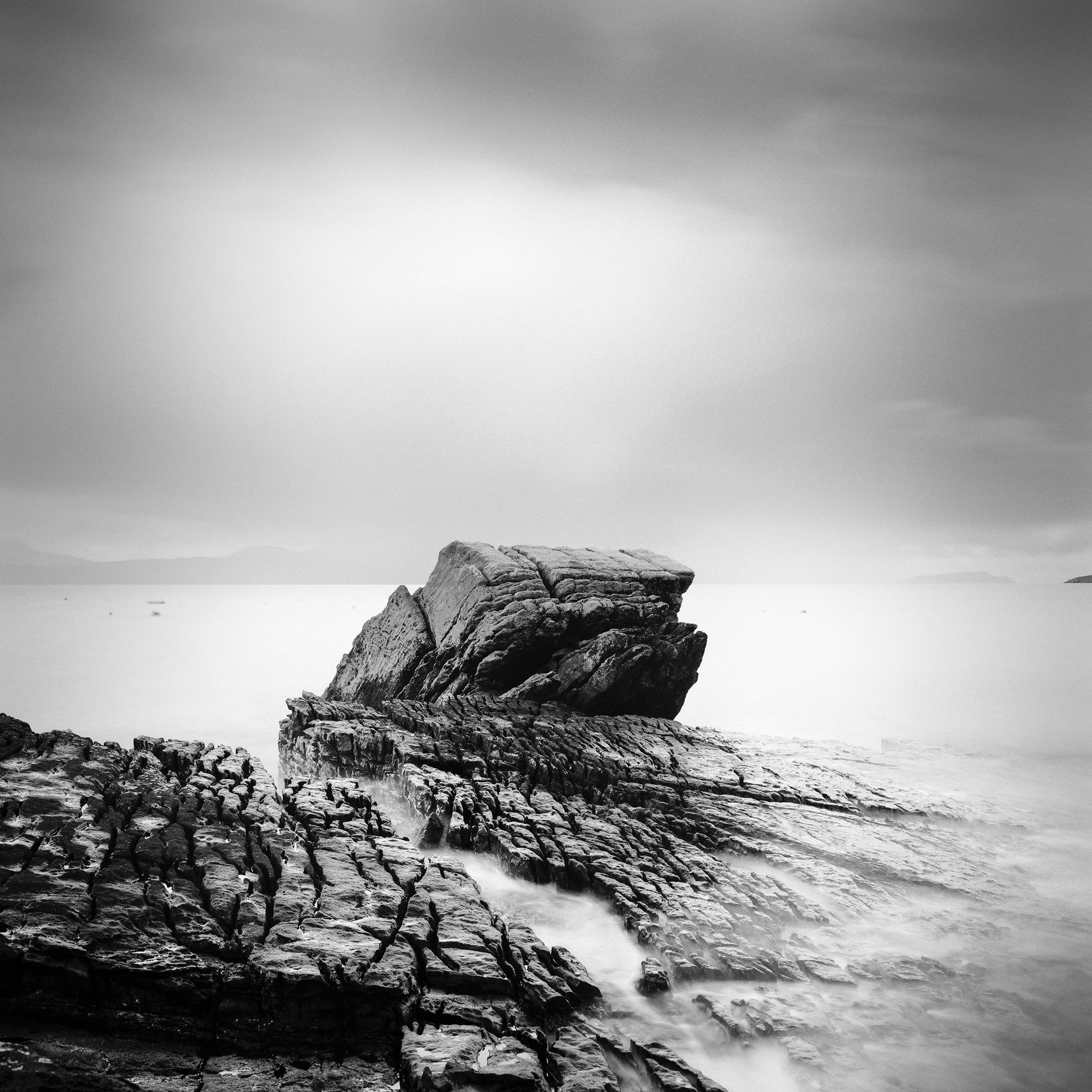 Fissured Rock, scottish Coast, Isle Of You, paysage minimaliste en noir et blanc