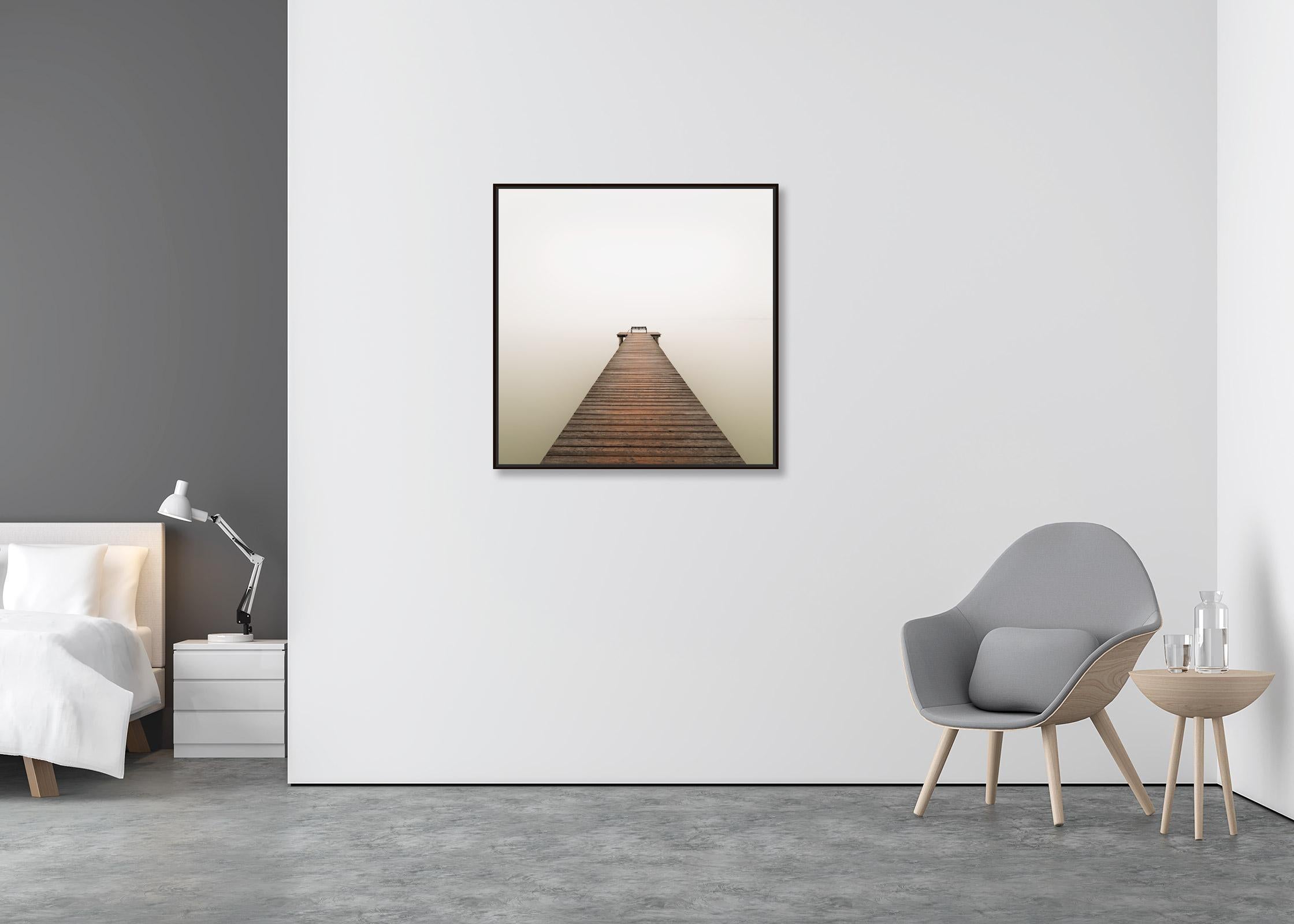 Fog over the Lake, Farbfotografie, limitierte Auflage, Seestücke, lange Belichtungszeit (Minimalistisch), Photograph, von Gerald Berghammer