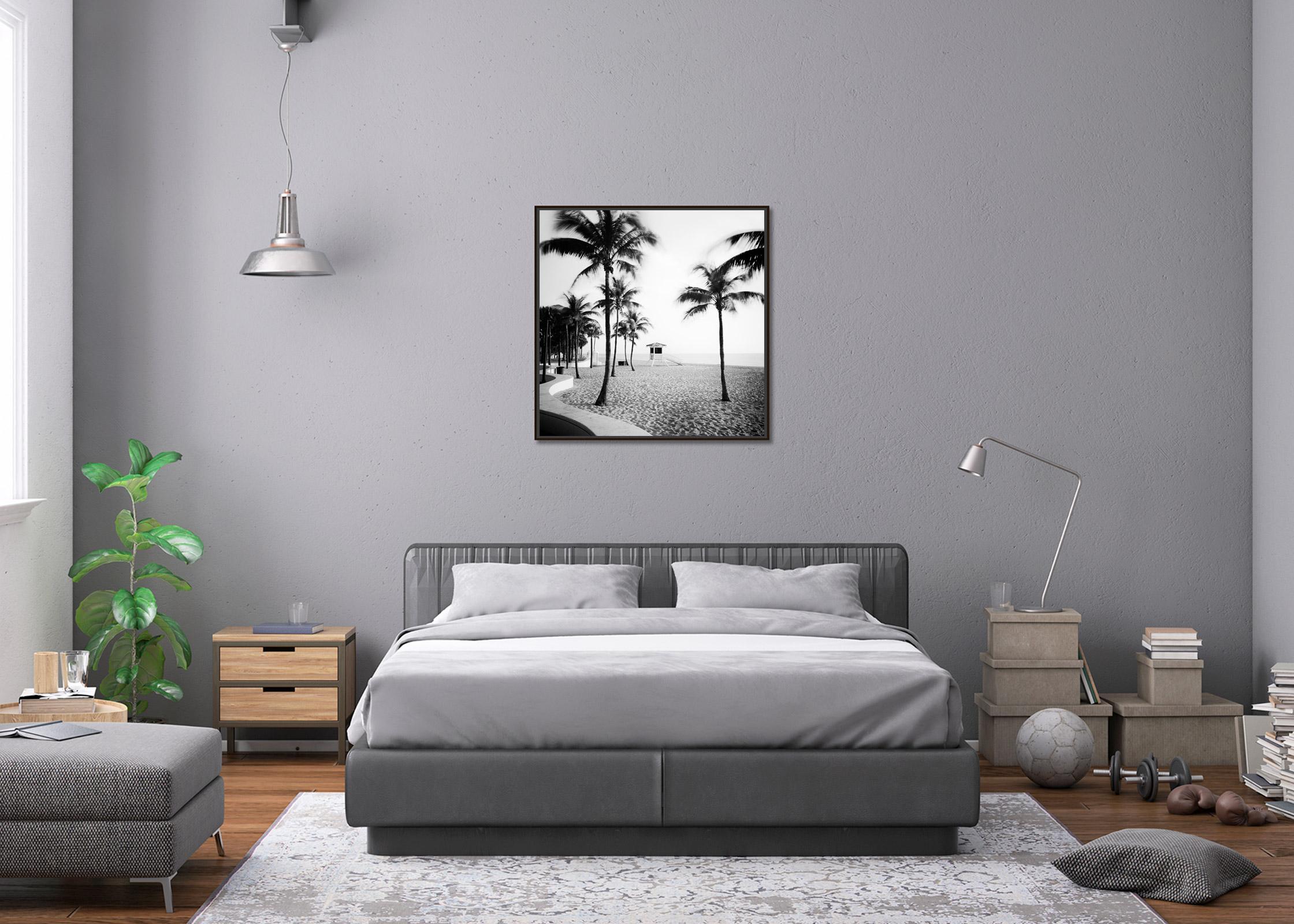 Fort Lauderdale Beach, Palm Tree, Florida, Schwarz-Weiß-Landschaftsfotografie im Angebot 1