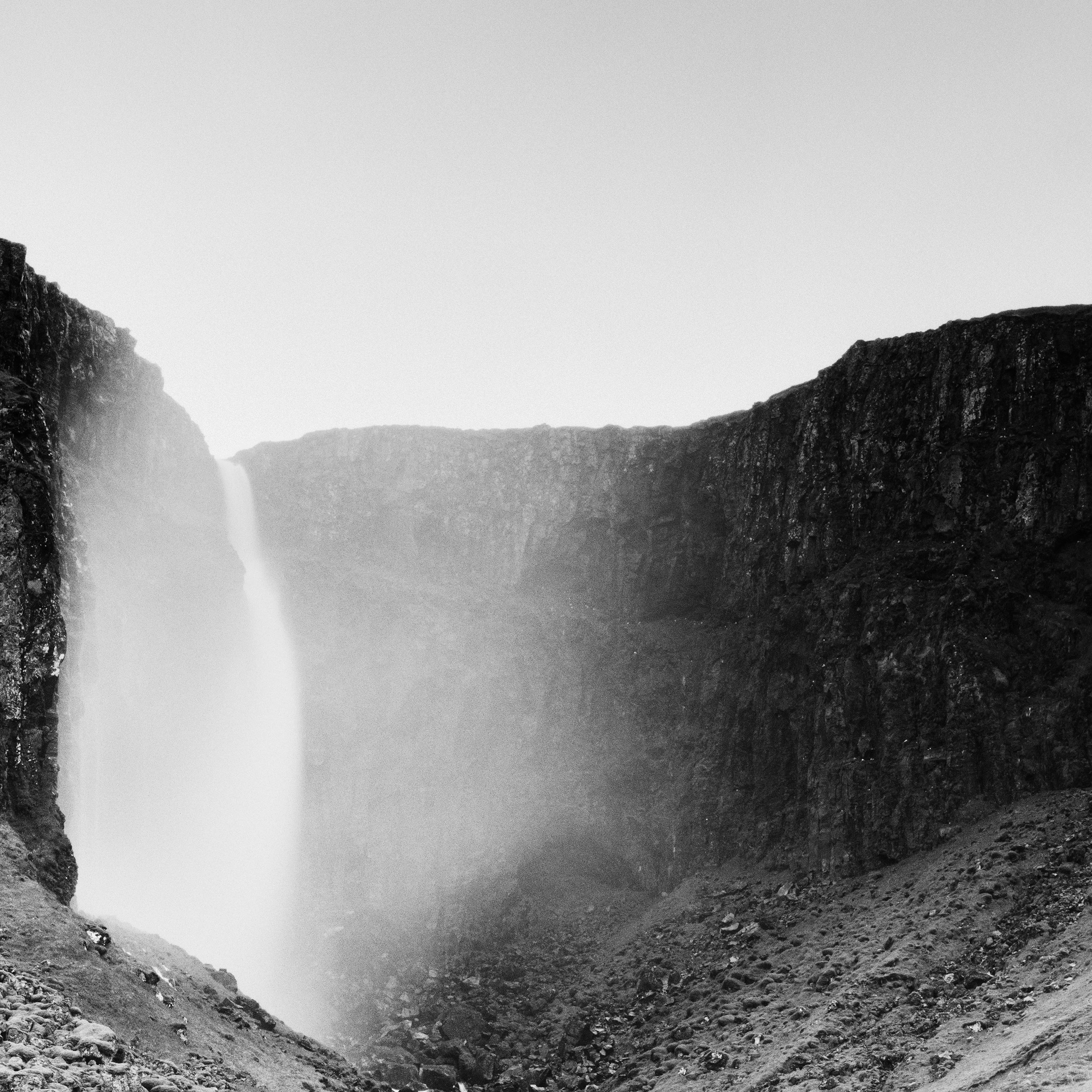 Foss, Waterfall, Mountain Stream, Iceland, b&w fine art, landspace photography en vente 4