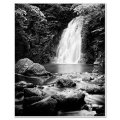 Glenoe-Wasserfall, Irland, Schwarz-Weiß-Fotografie, limitierte Auflage, Landschaft