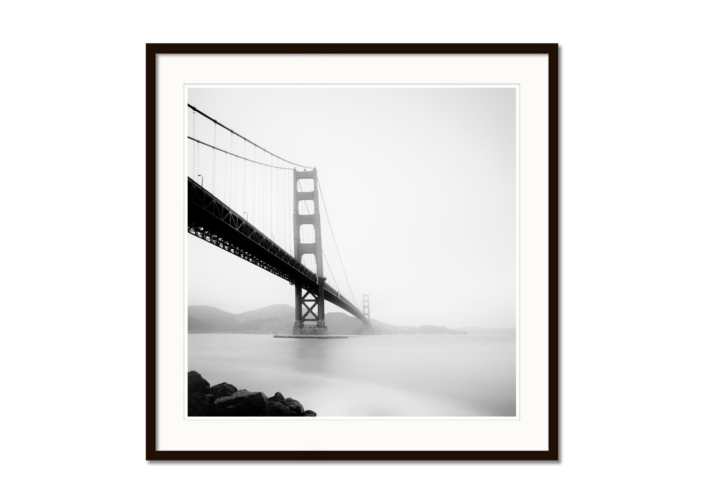 black and white golden gate bridge