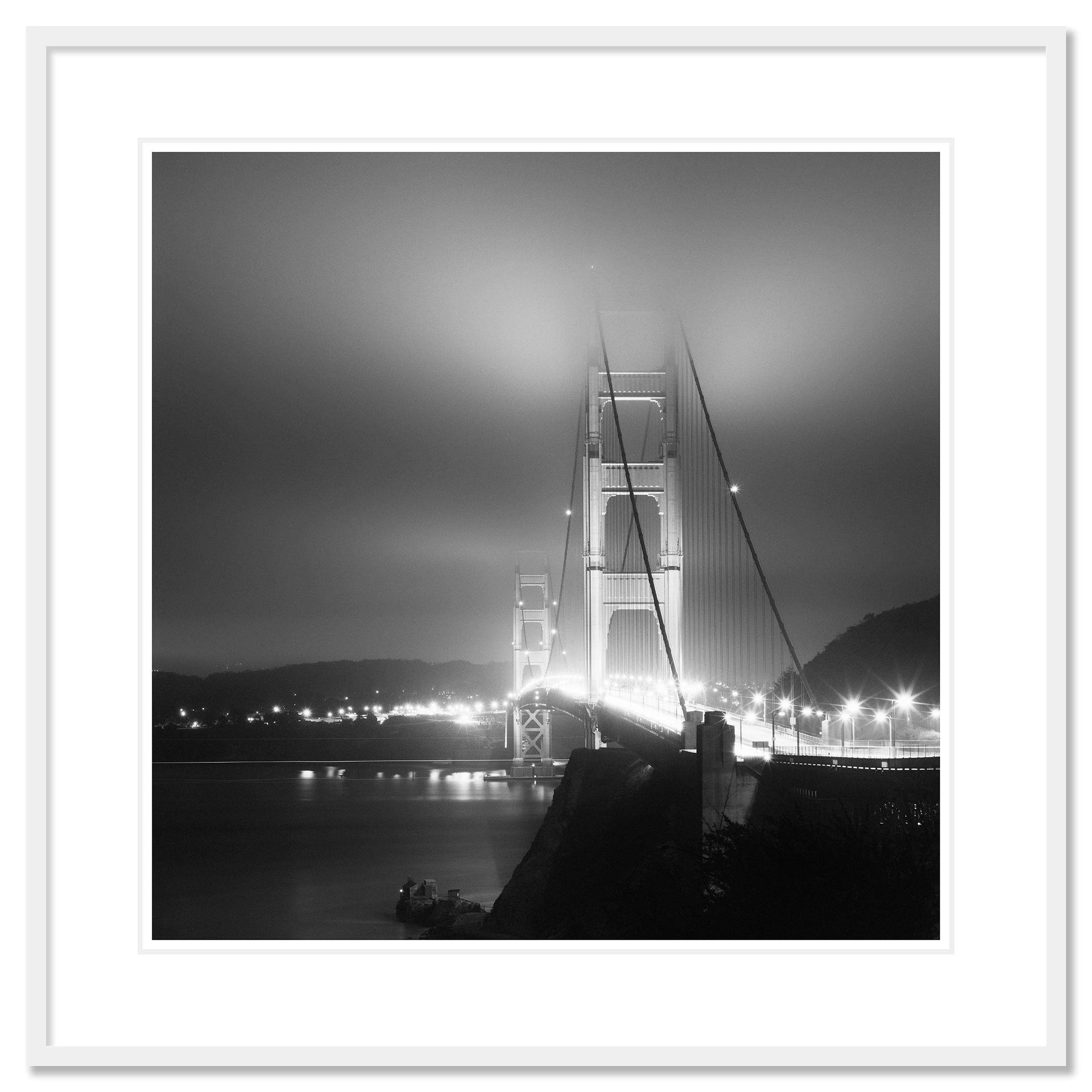 Golden Gate Bridge, Nacht, San Francisco, USA, Schwarz-Weiß-Landschaftsfotografie im Angebot 1