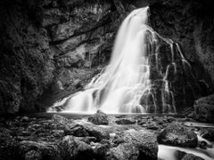 Golling Falls, Bergwasserfall, Schwarz-Weiß-Fotografie, Landschaft