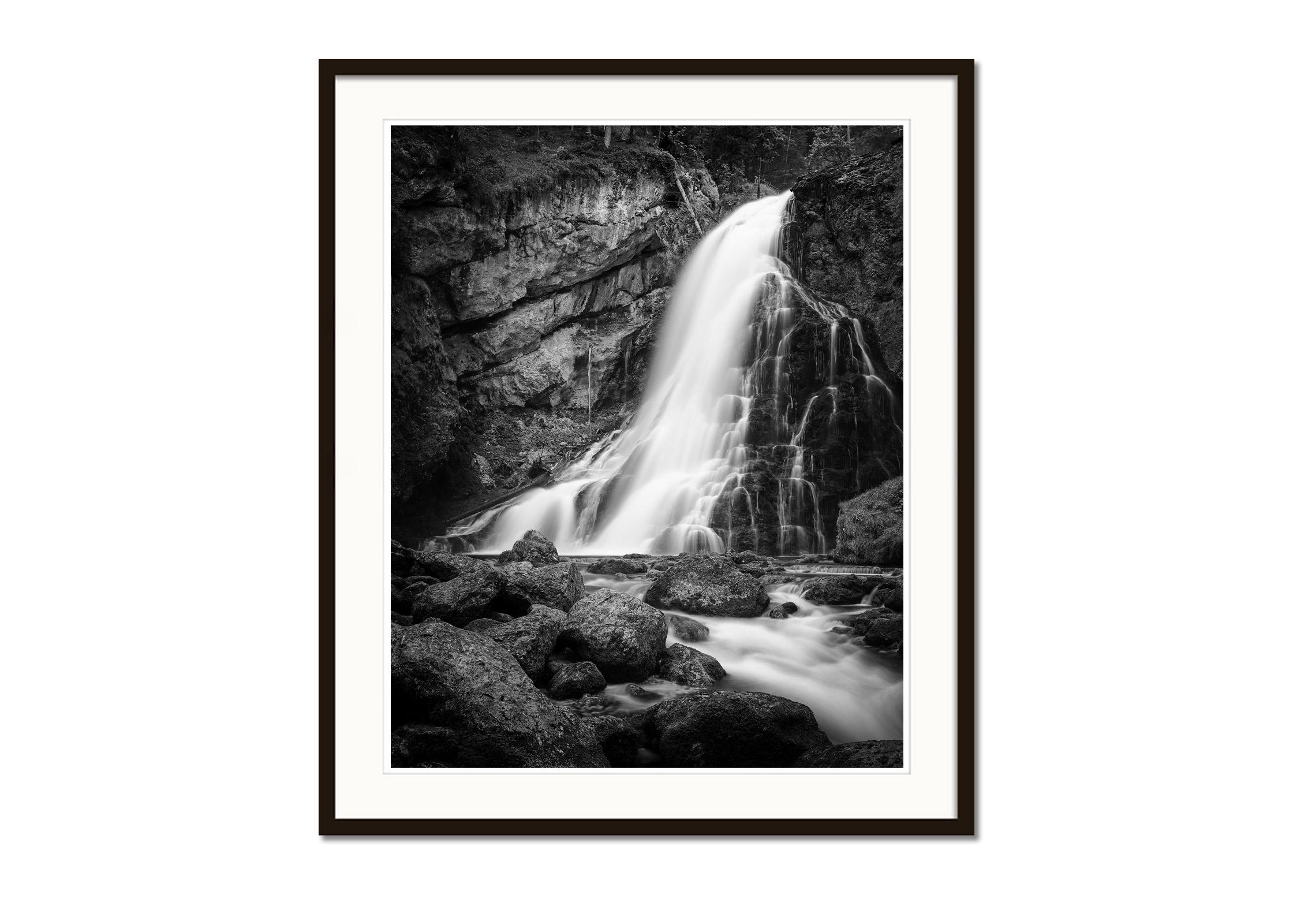 Cascate di Golling, Cascata, Paesaggio, Edizione limitata, stampa monocromatica fine art - Landscape Photograph Nero di Gerald Berghammer