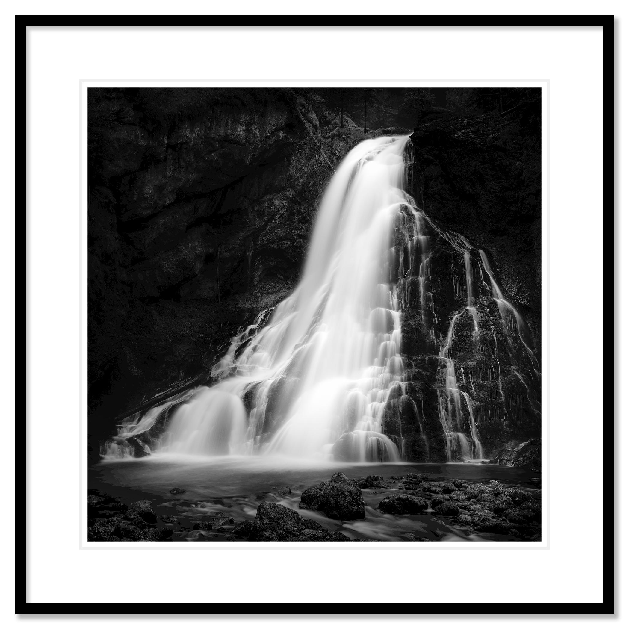 Paisaje acuático de larga exposición en blanco y negro - fotografía de paisaje. Impresión con tinta de pigmento de archivo en una edición limitada de 7 ejemplares. Todas las impresiones de Gerald Berghammer se realizan por encargo en ediciones