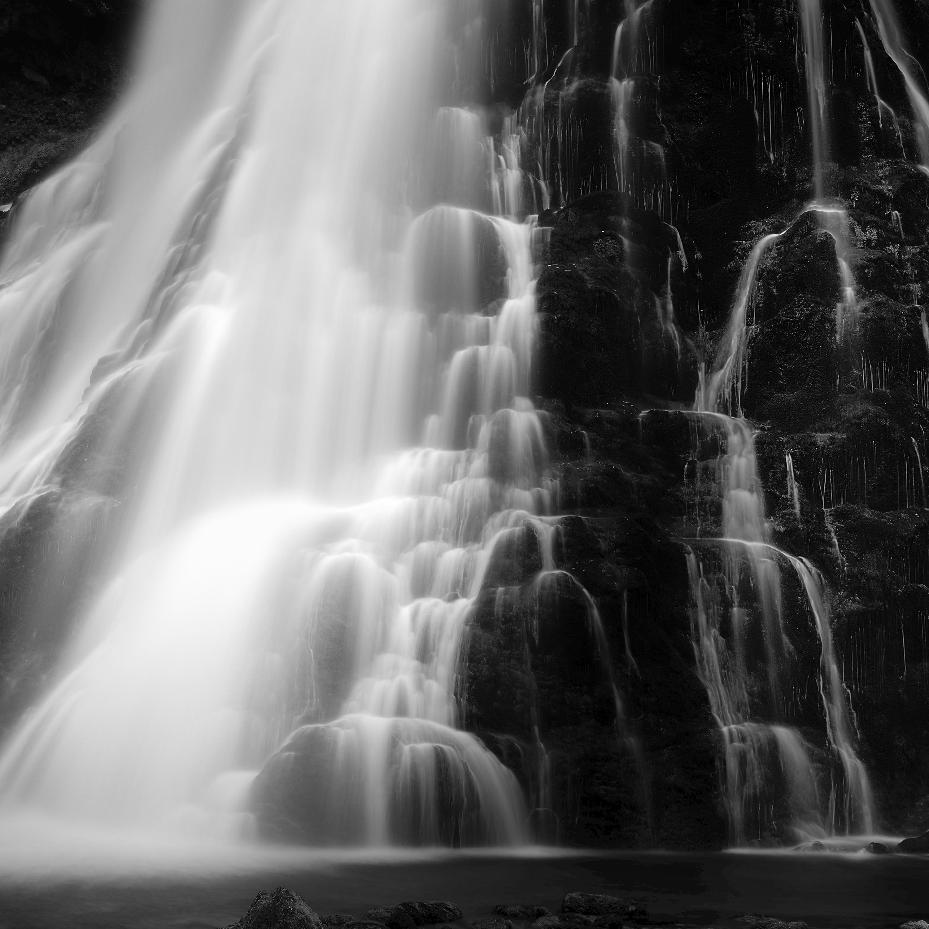 Golling Falls, Wasserfall, Schwarz-Weiß-Kunstfotografie, Wasserlandschaft, Landschaft im Angebot 4