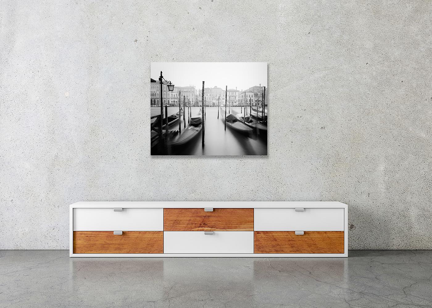 Gondola, Canal Grande, Schwarz-Weiß-Landschaft von Venedig, Druck in limitierter Auflage im Angebot 2