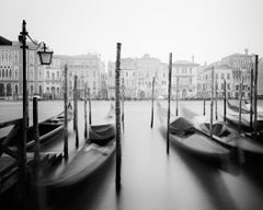 Gondola, Canal Grande, Paesaggio di Venezia in bianco e nero, Stampa in edizione limitata