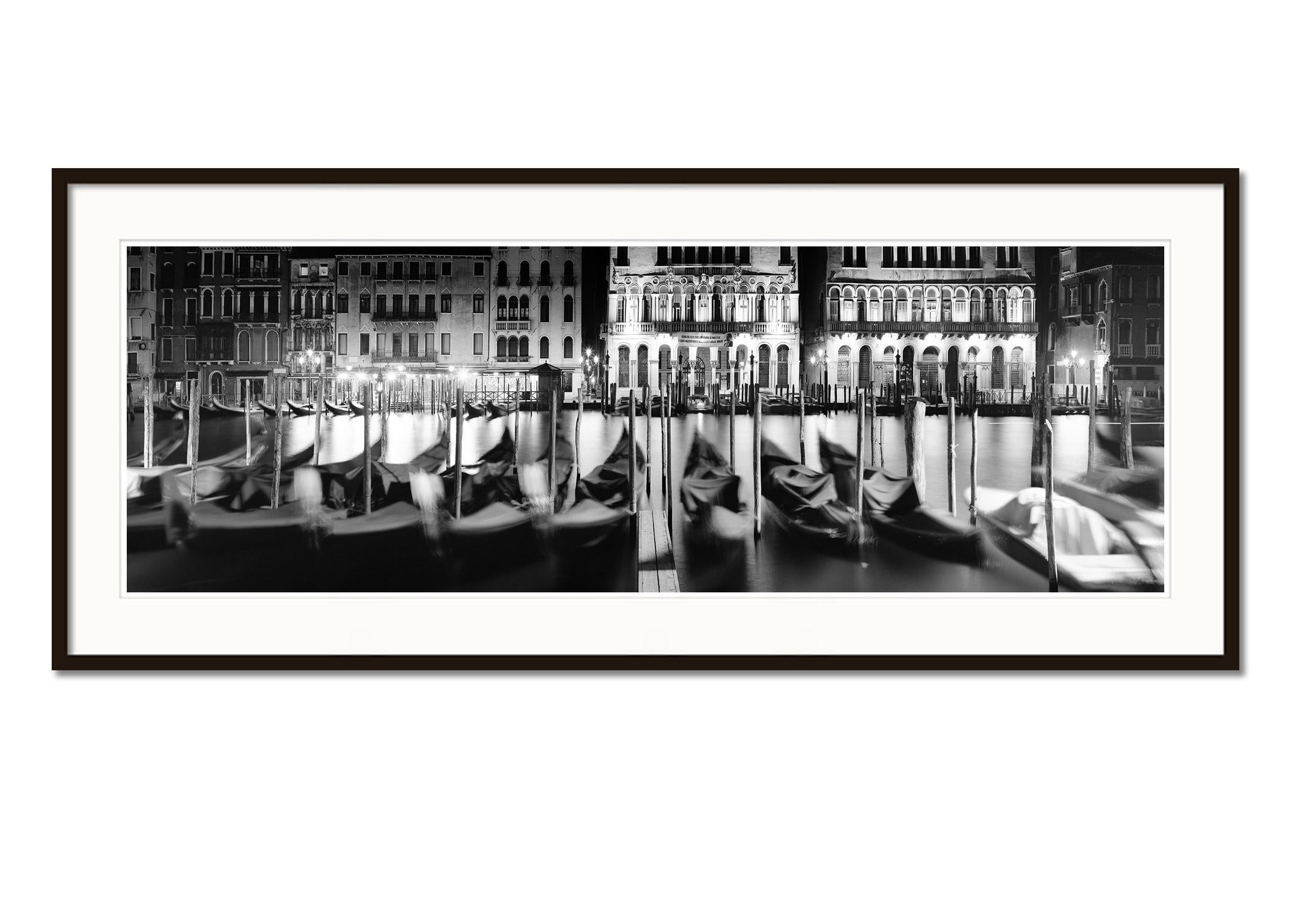 gondola black and white