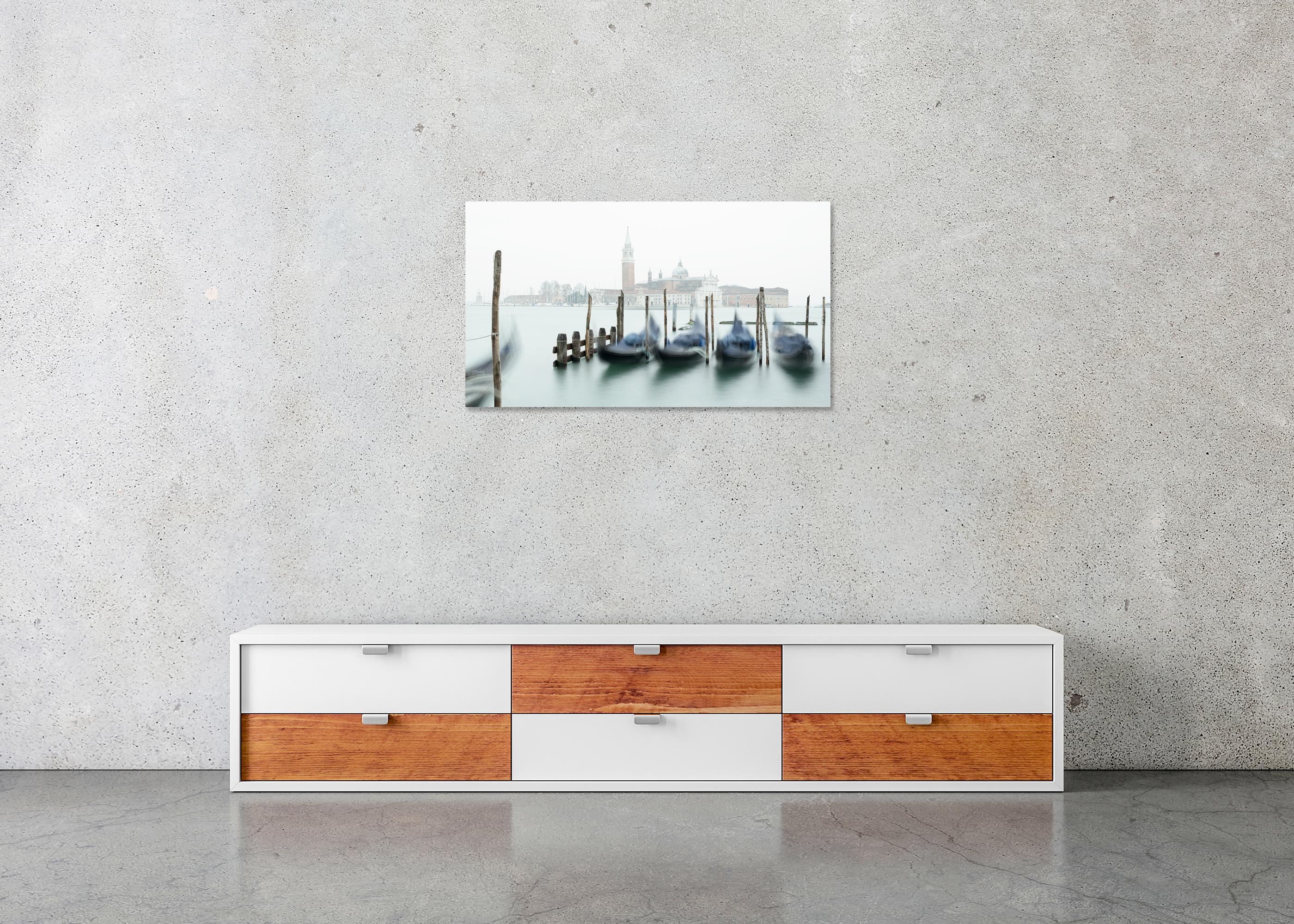 Gondoles et Church's San Giorgio - paysage urbain - Venise - édition limitée en vente 4