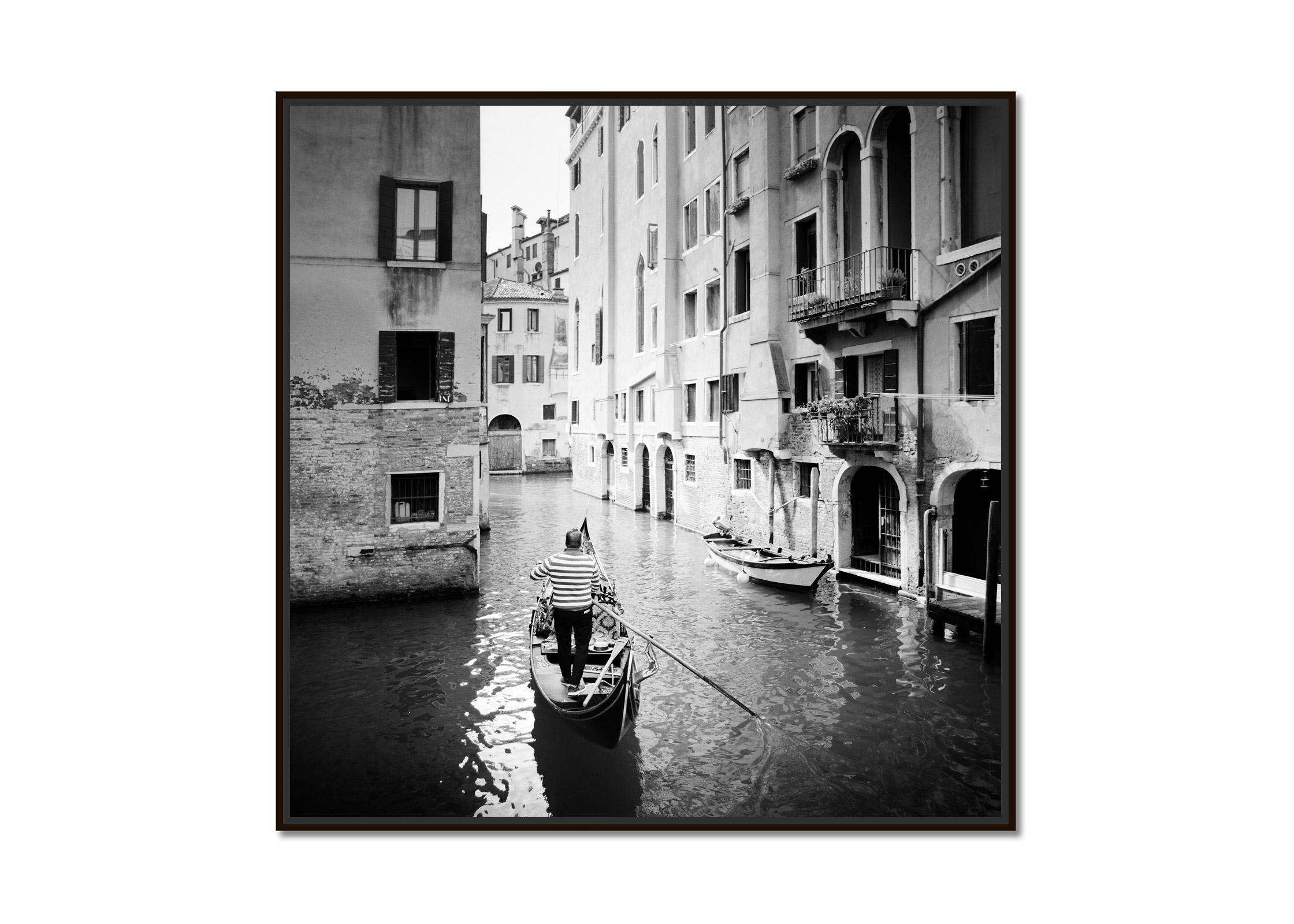 Gondoliere, Canal Grande, Venice, fine art black and white cityscape photography - Photograph by Gerald Berghammer