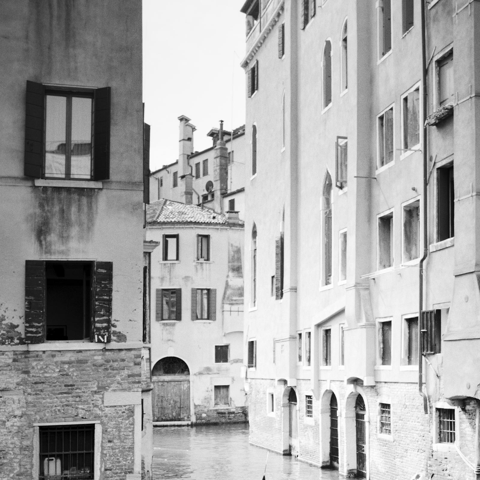 Gondoliere, Canal Grande, Venice, fine art black and white cityscape photography For Sale 3