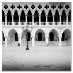Facciata gotica di Palazzo dei Dogi, Venezia, fotografia in bianco e nero, paesaggio urbano