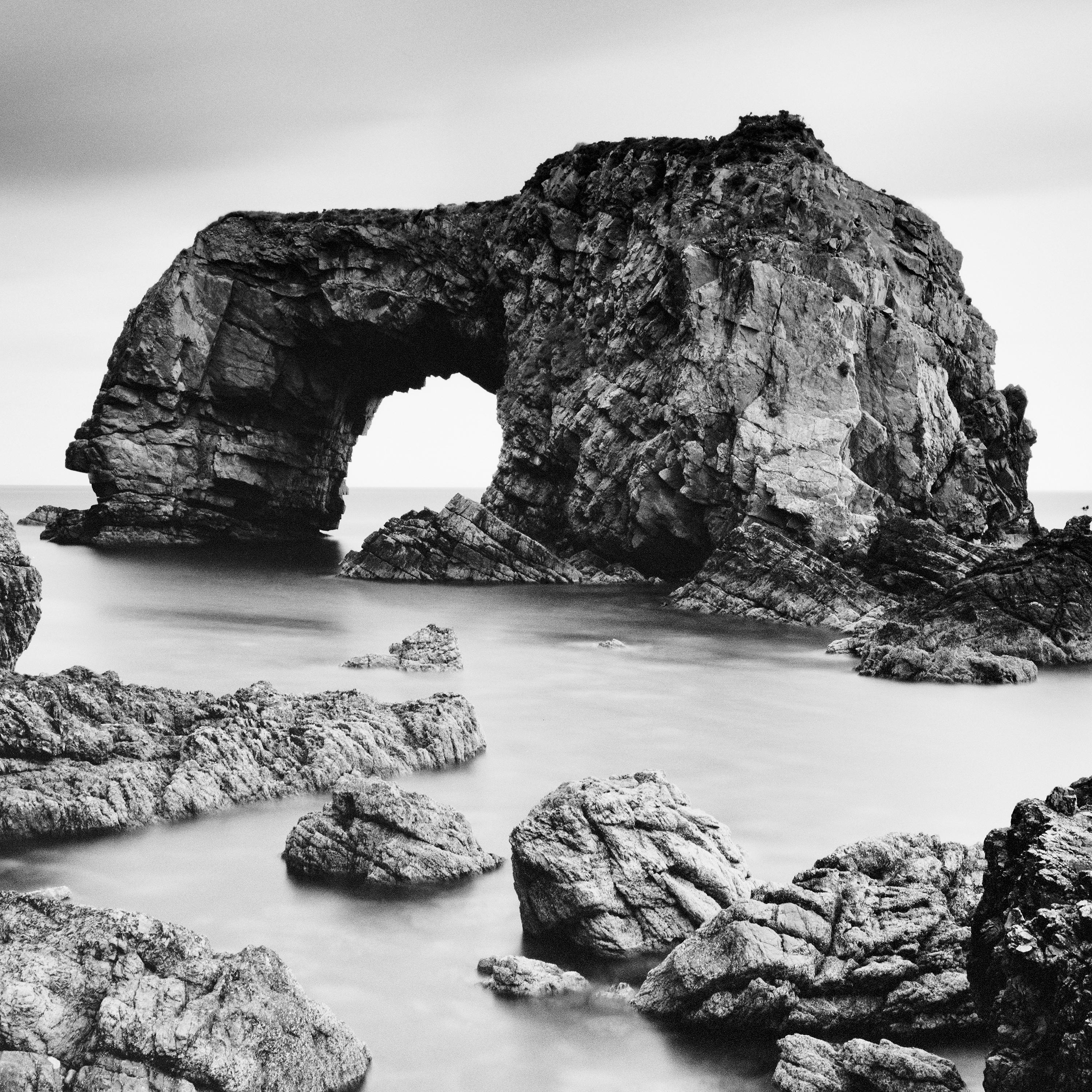 Great Pollet Sea Arch, Irische Atlantic Küste, Irland, Schwarz-Weiß-Kunstfoto im Angebot 5