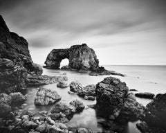 Arche maritime du Great Pollet, côte atlantique irlandaise, Irlande, photo d'art en noir et blanc