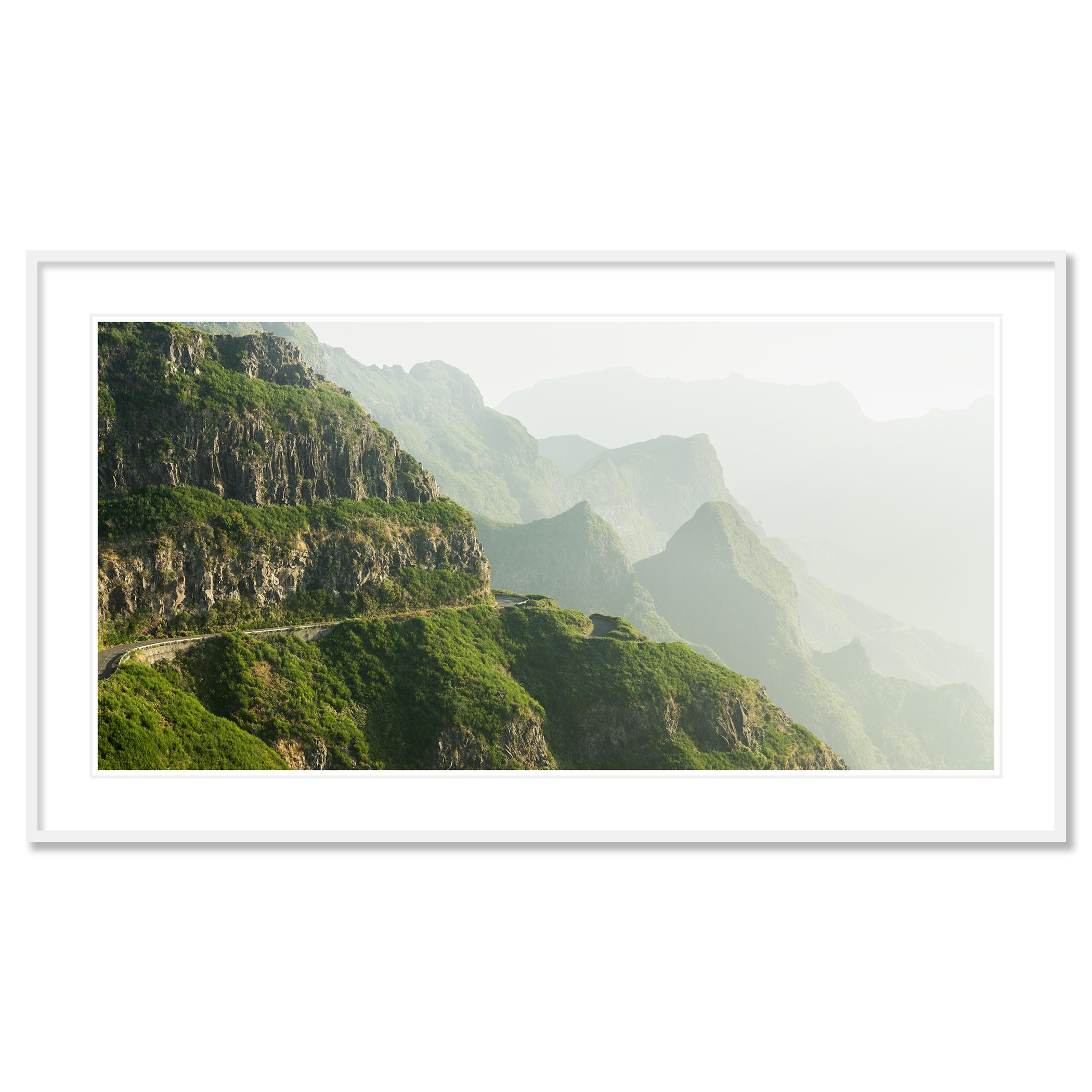 Photographie de paysage en couleur. Tirage à l'encre pigmentaire d'archives faisant partie d'une édition limitée à 7 exemplaires. Tous les tirages de Gerald Berghammer sont réalisés sur commande en édition limitée sur papier baryté Hahnemuehle Photo