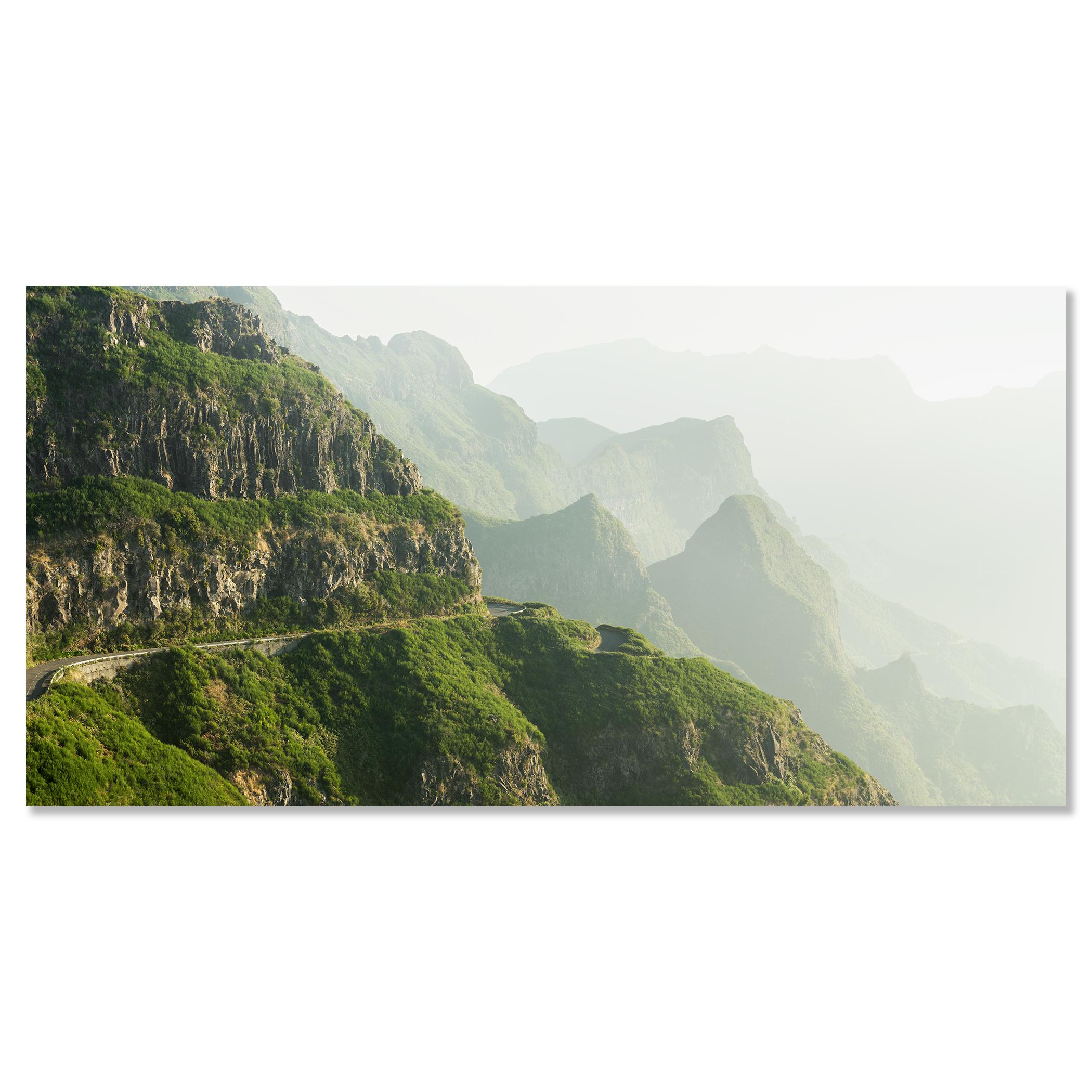 Green Hills in Morning Light, photographie grand format, paysage limité en vente 3