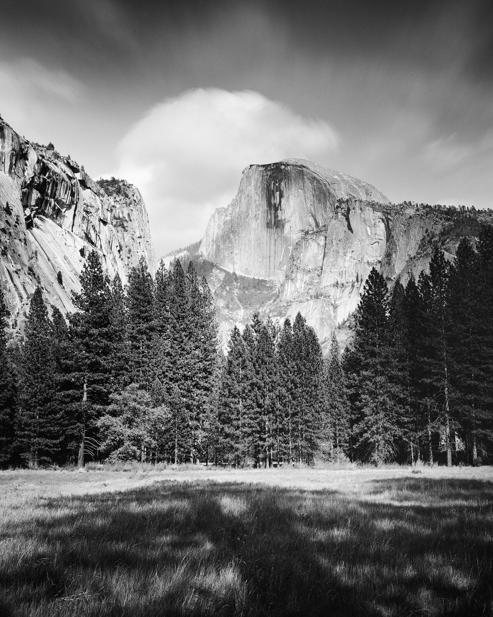 Landscape Photograph de Gerald Berghammer - Half Dome, Parque Nacional de Yosemite, EE.UU., fotografía en blanco y negro, paisaje