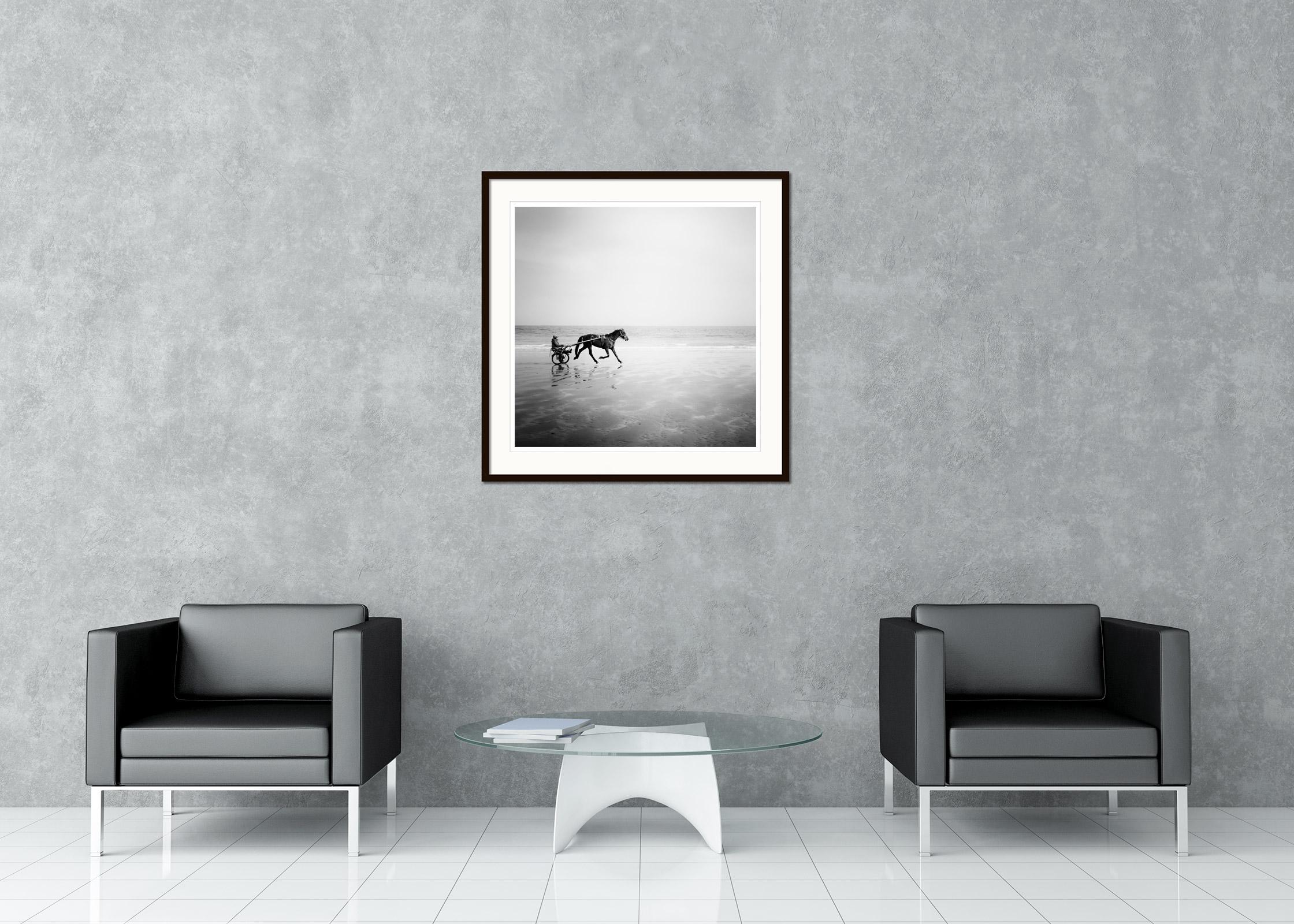 Schwarze und weiße Fine Art Landschaftsfotografie. Pigmenttintendruck, Auflage 9, signiert, betitelt, datiert und nummeriert vom Künstler. Mit Echtheitszertifikat. Bedruckt mit einem 4 cm breiten weißen Rand.
International preisgekrönter Fotograf -