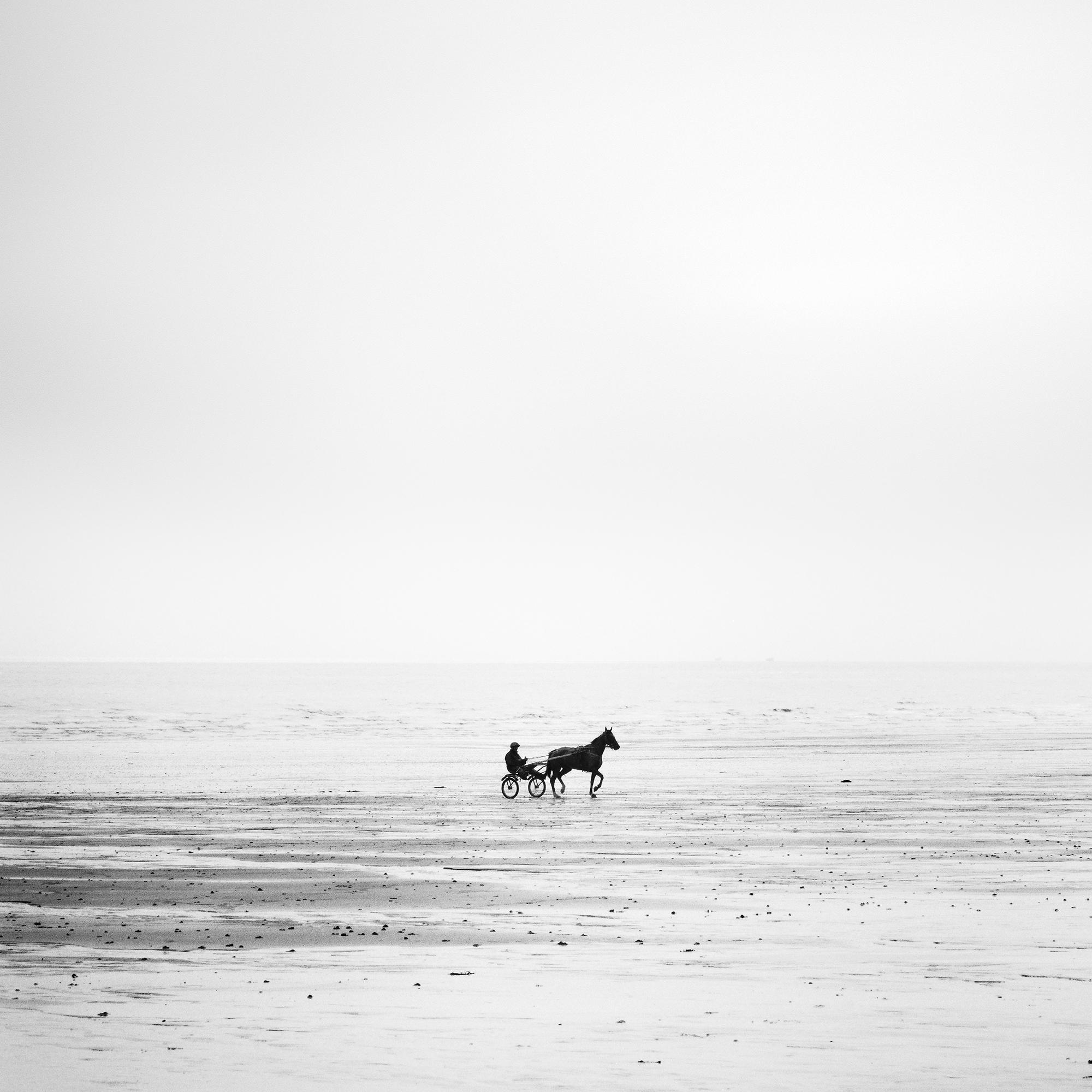 Harness Racing, einsamer Strand, Schwarz-Weiß-Fotografie, limitierte Landschaft im Angebot 3