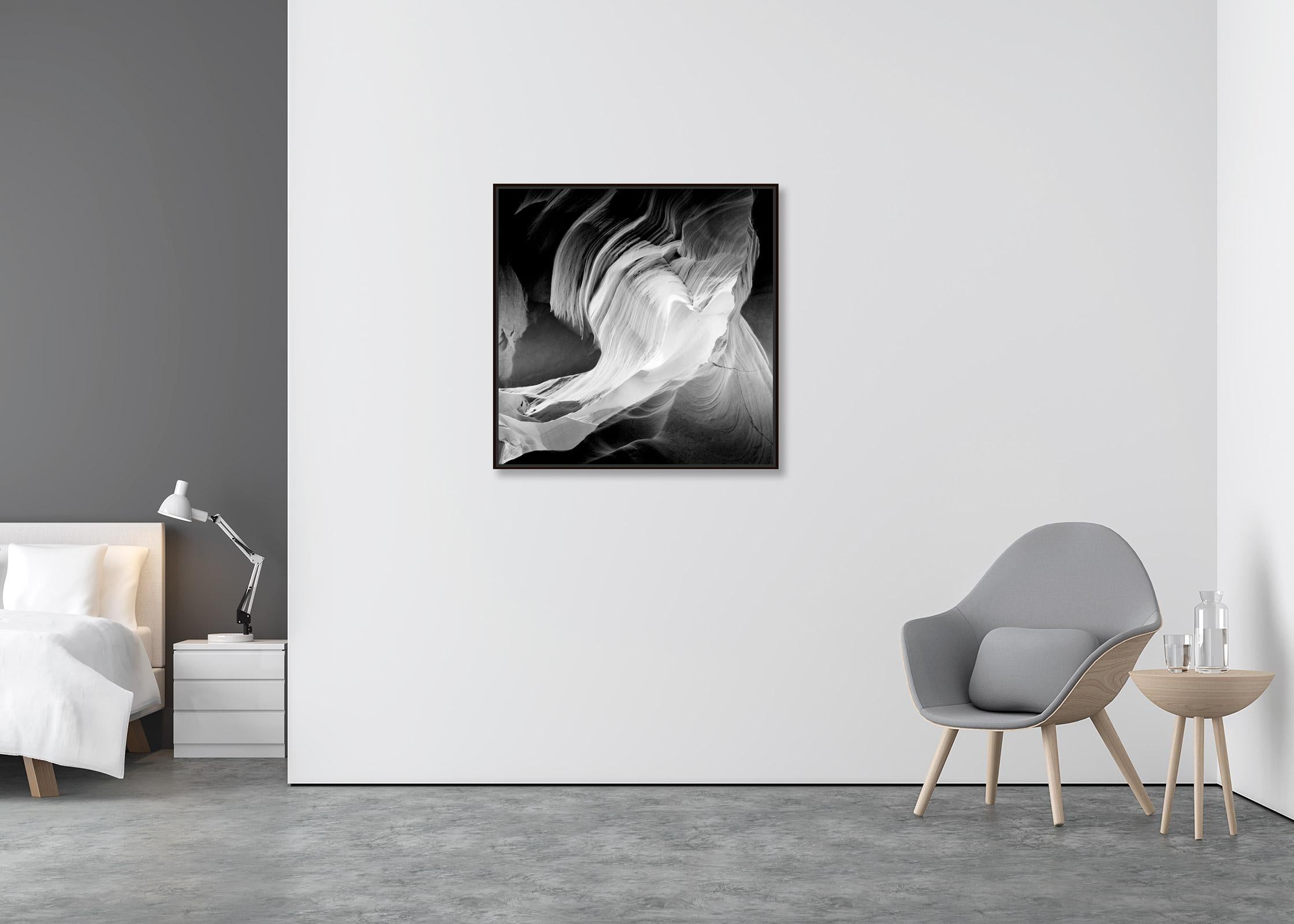 Heart, Antelope Canon, abstrakt, Arizona, USA, Schwarz-Weiß-Kunstlandschaft (Zeitgenössisch), Photograph, von Gerald Berghammer