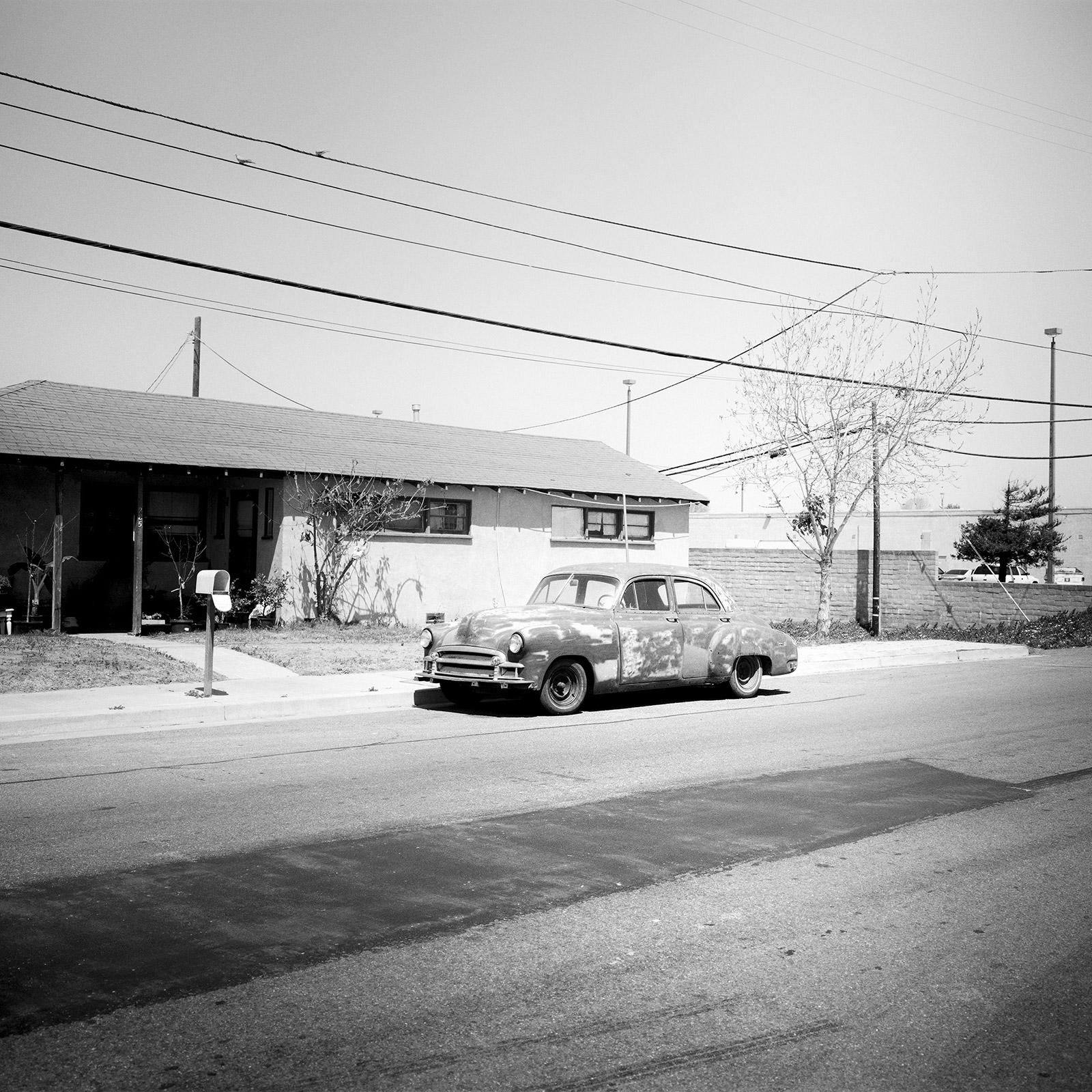 Haus, Classic Car, Arizona, USA, Schwarz-Weiß-Landschaftsfotografie-Kunstdruck