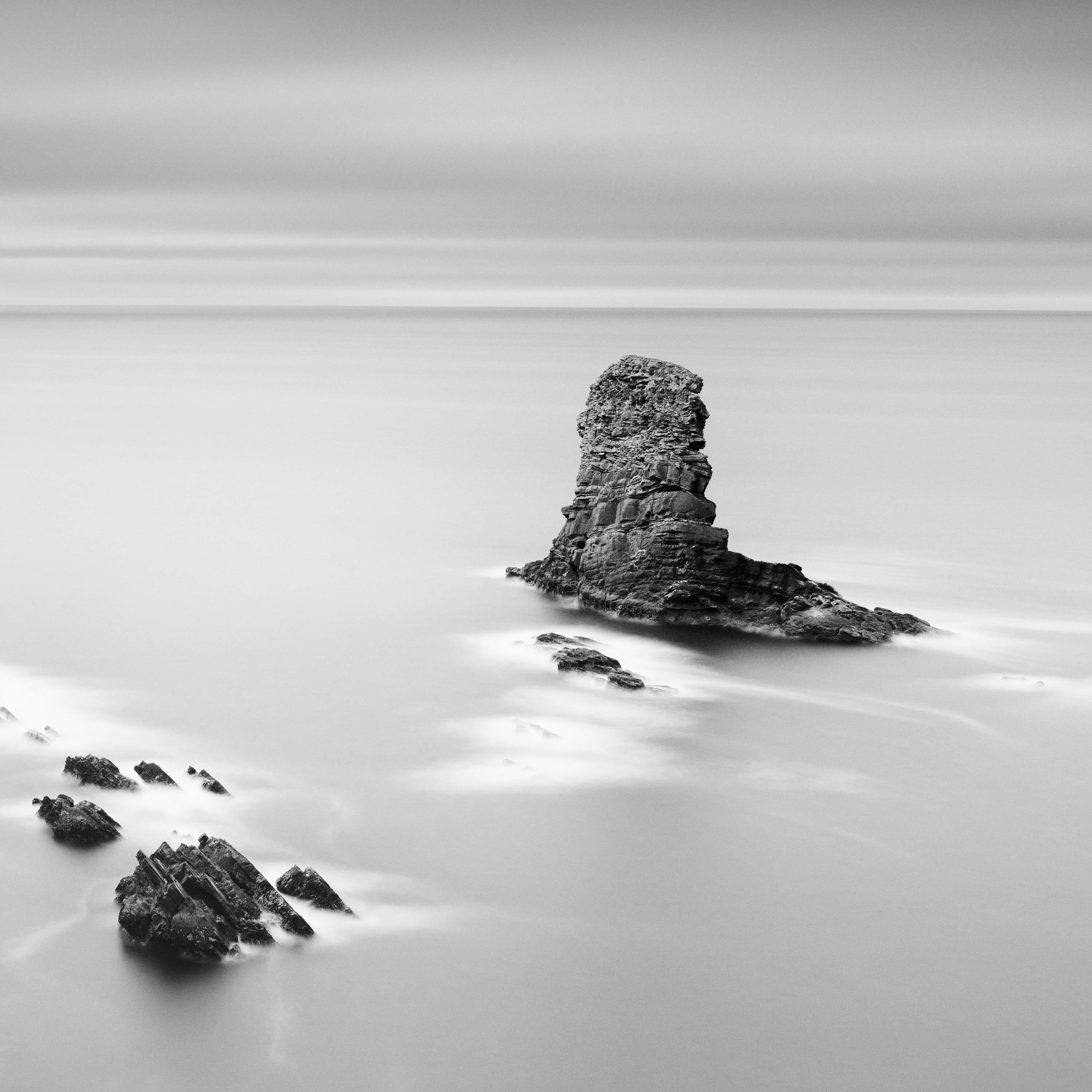 Irische Küste Panorama, Irland, Schwarz-Weiß-Fotografie, Landschaft im Angebot 5