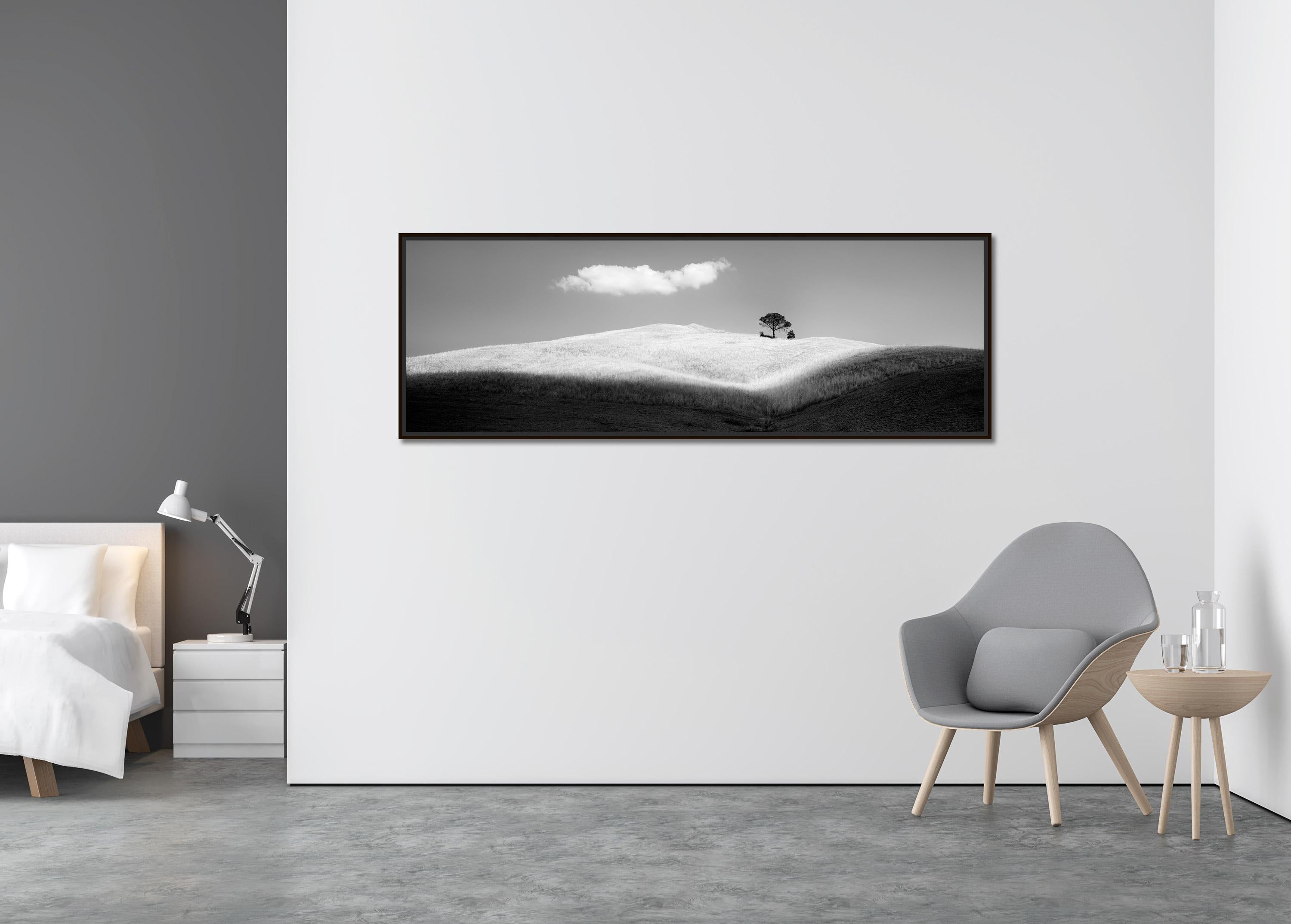 A. Stone, Panorama, Italia, fotografia artistica in bianco e nero, paesaggio - Photograph Contemporaneo di Gerald Berghammer